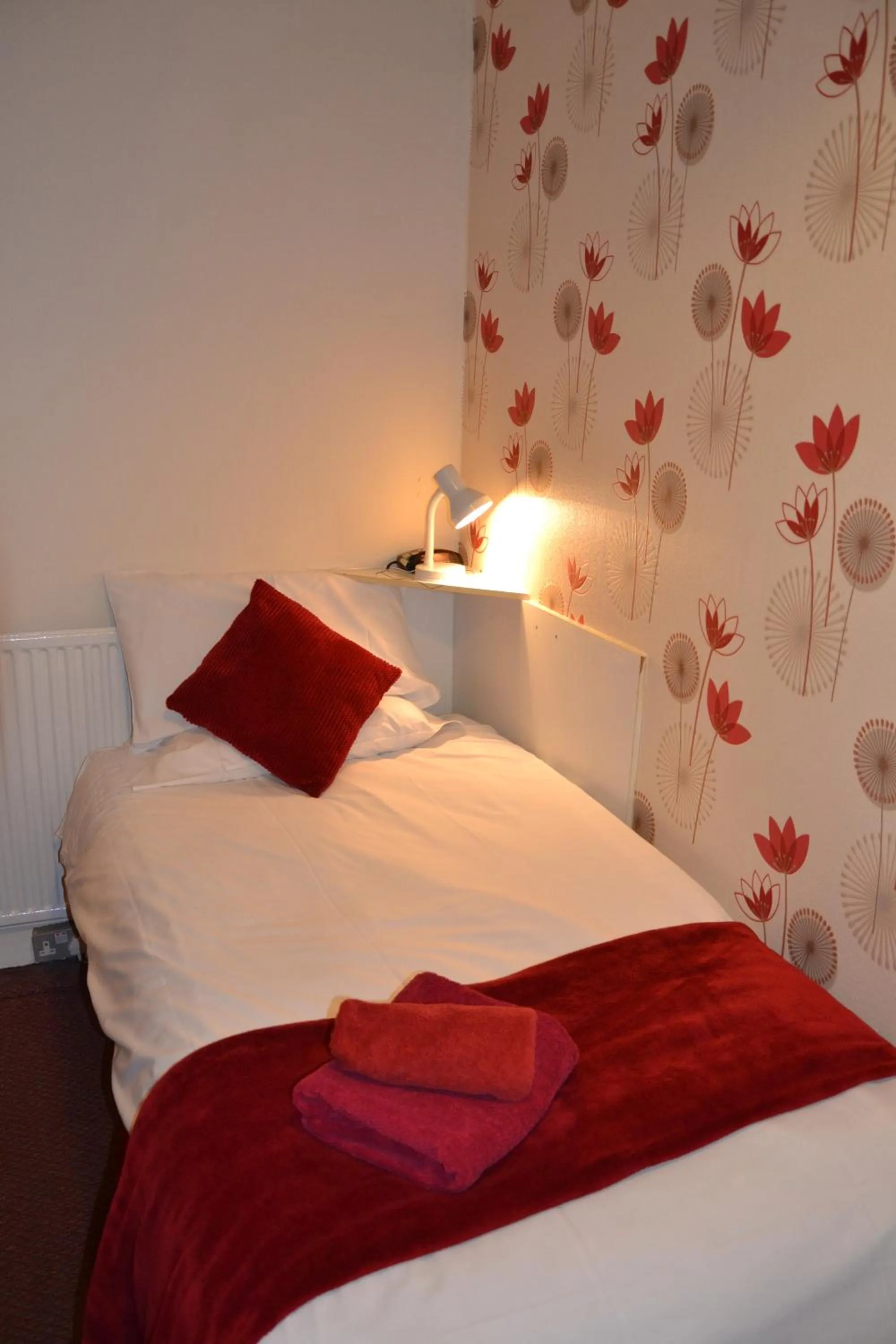 Bed in Abbey Lodge Hotel