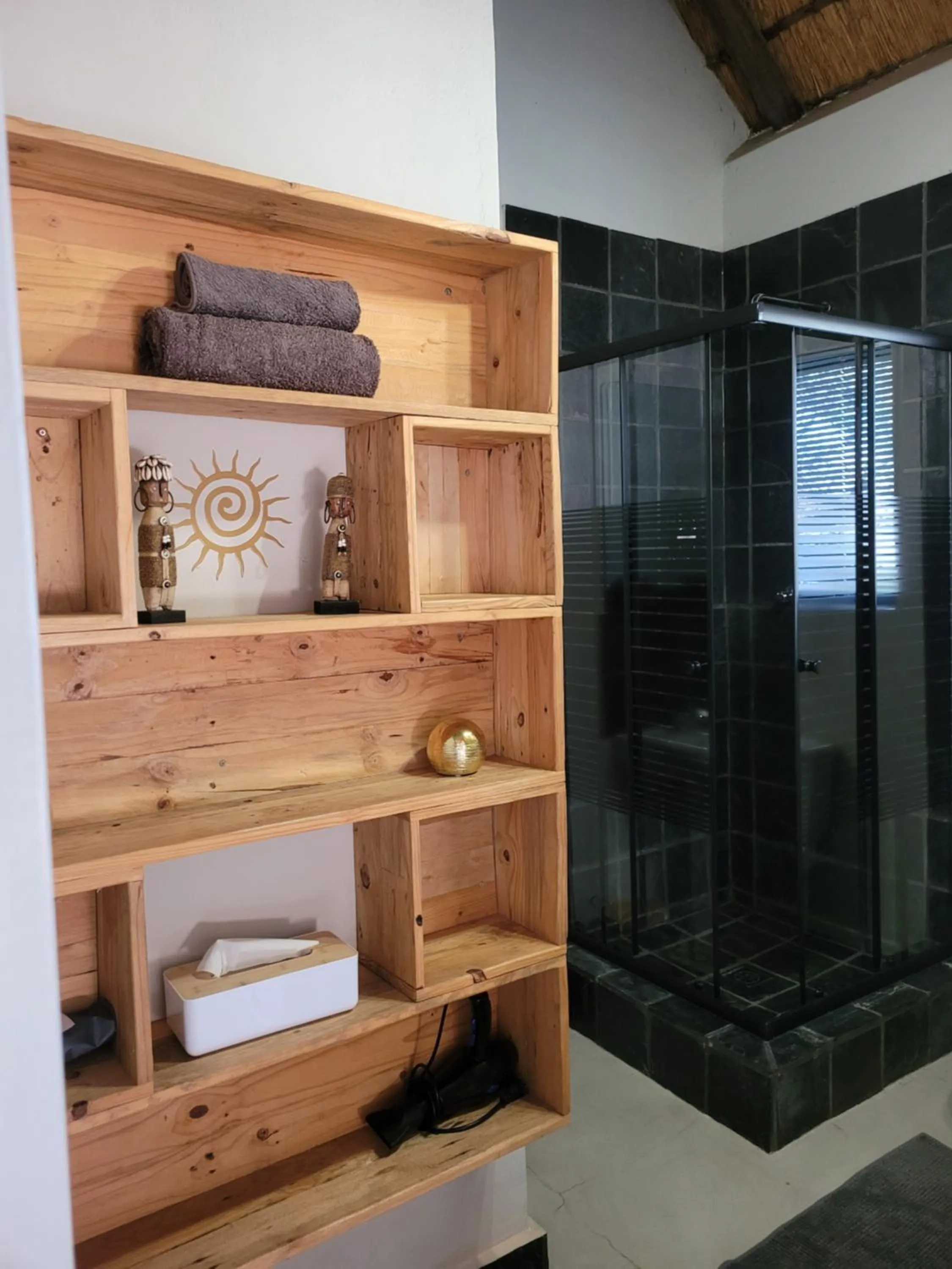 Shower in Switsongo B&B
