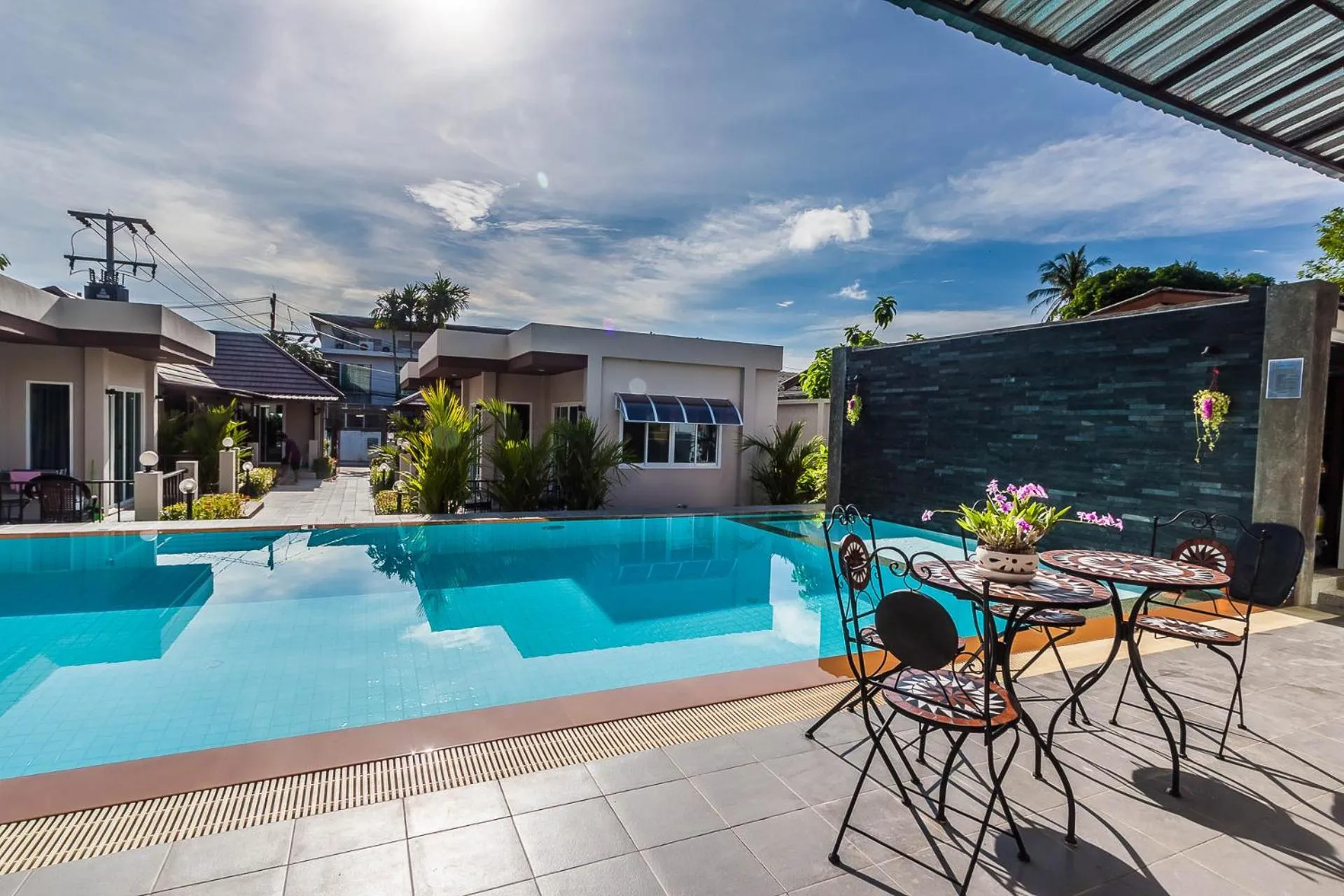 Swimming pool in Thuan Resort