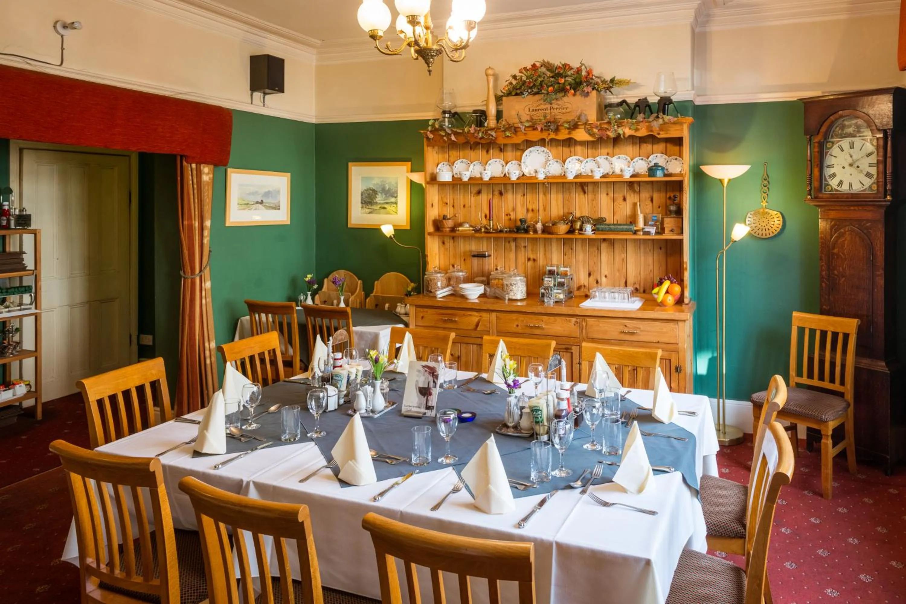 Restaurant/places to eat in Cumberland Inn