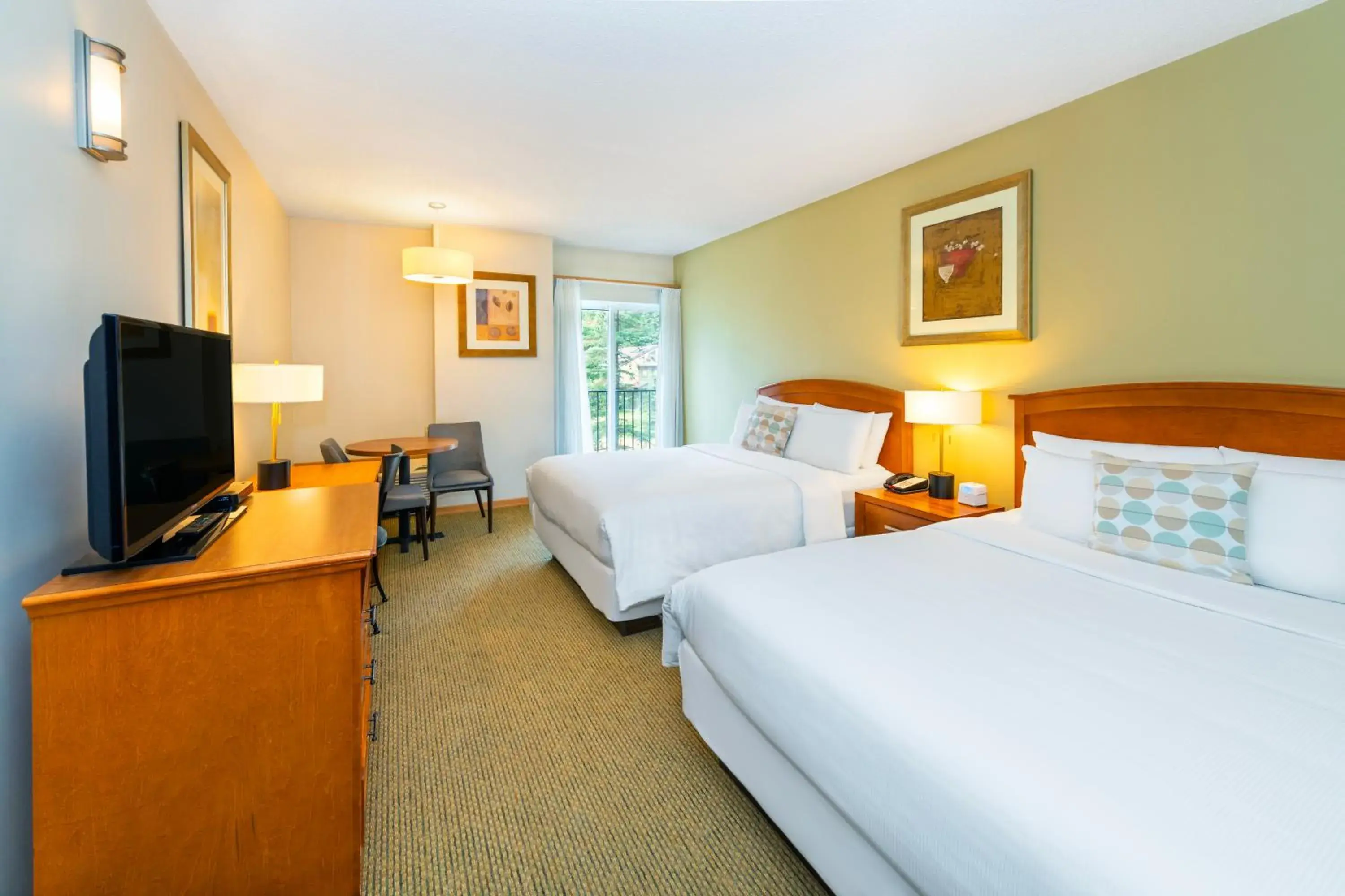 Deluxe Queen Room in Banff Inn Deluxe Queen Room in Banff Inn