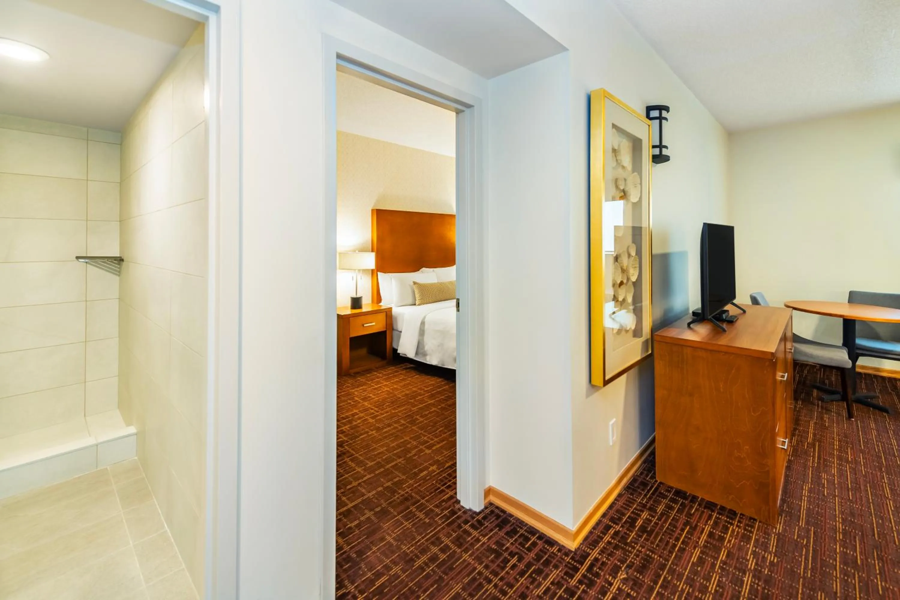 Photo of the whole room, Bed in Banff Inn