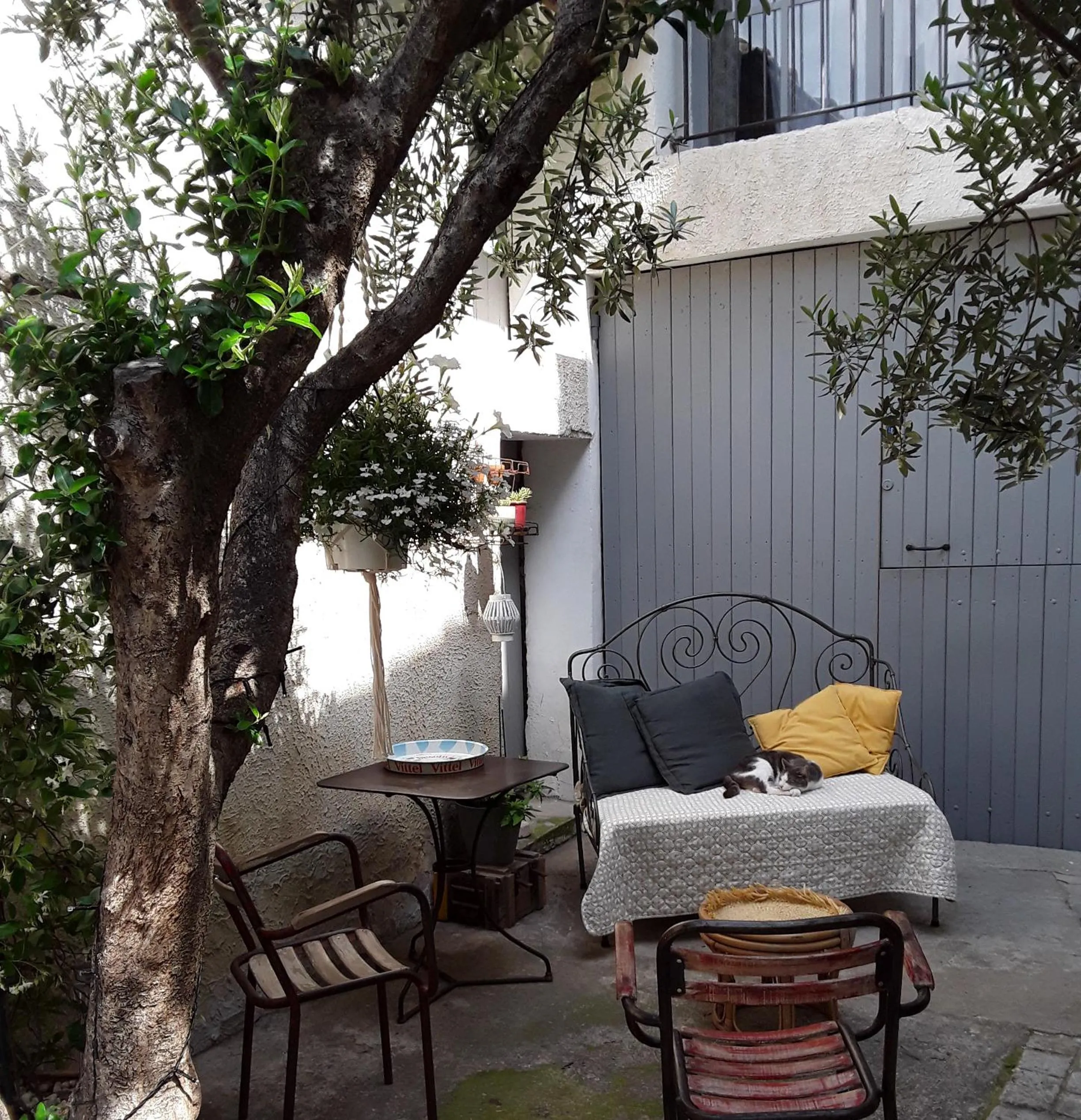 Patio in Alheuredusud