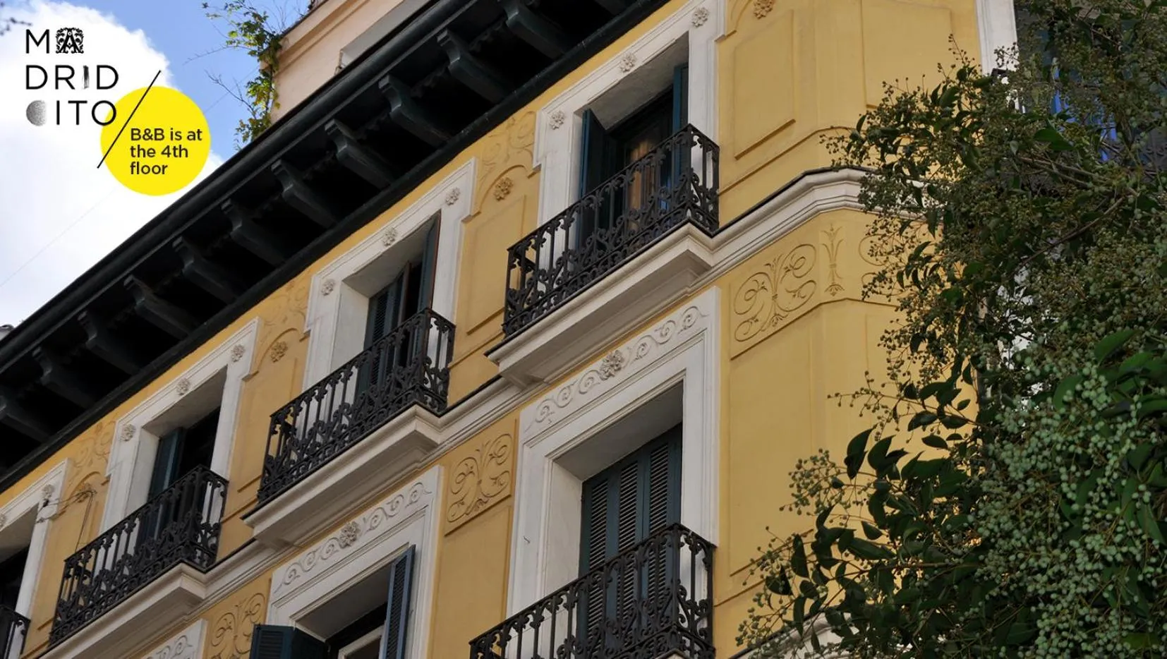 Facade/entrance in Madridcito