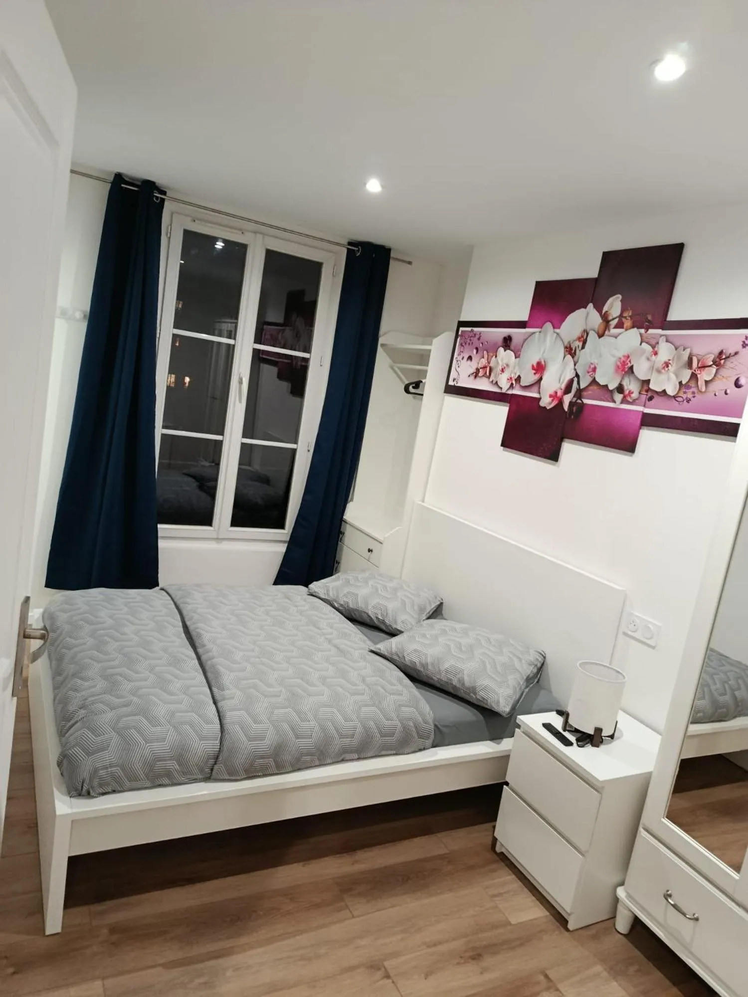 Bed in Meublés de Tourisme à Vincennes