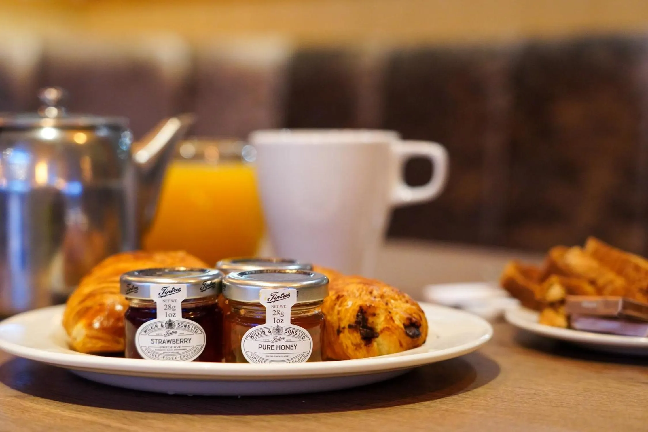 Breakfast in Gomersal Park Hotel & Bazaar Spa