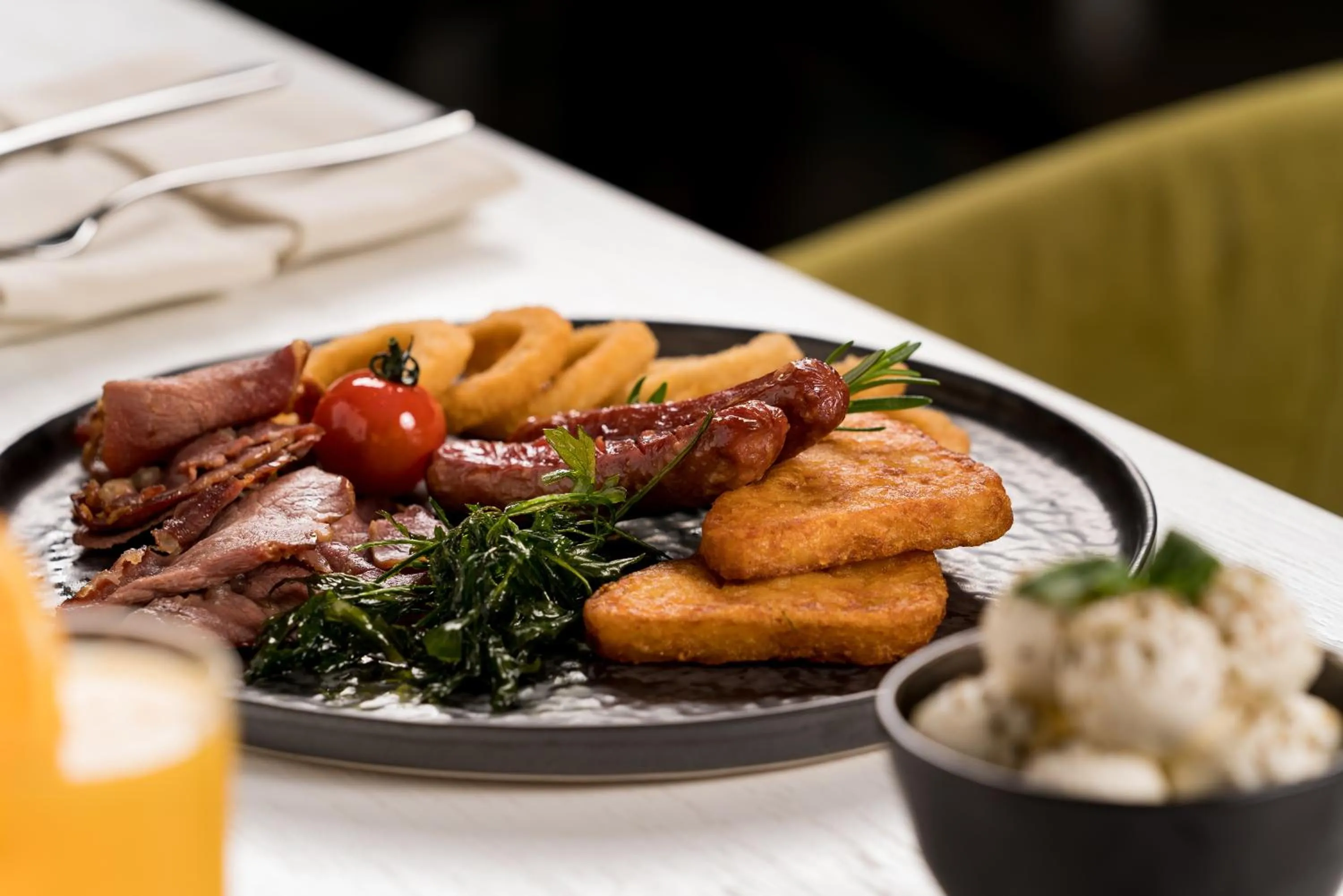 Restaurant/places to eat in SAS Residence & Hotel Dhahran