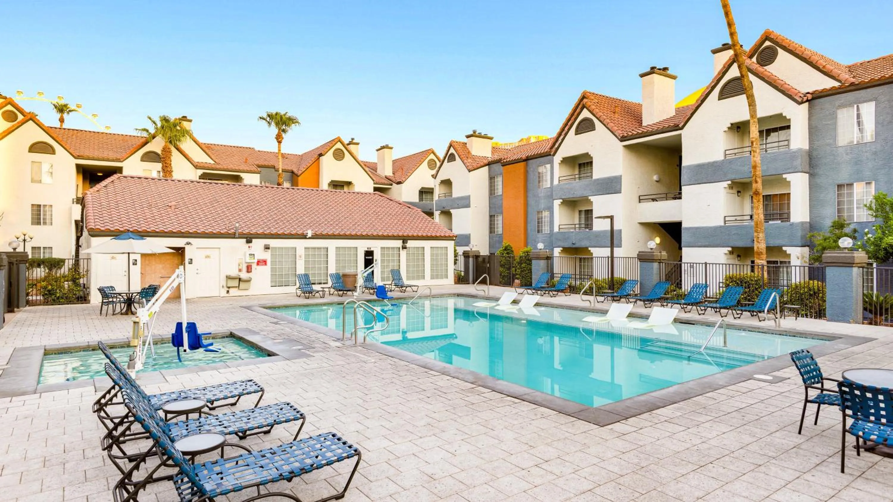Swimming pool in Holiday Inn Club Vacations at Desert Club Resort