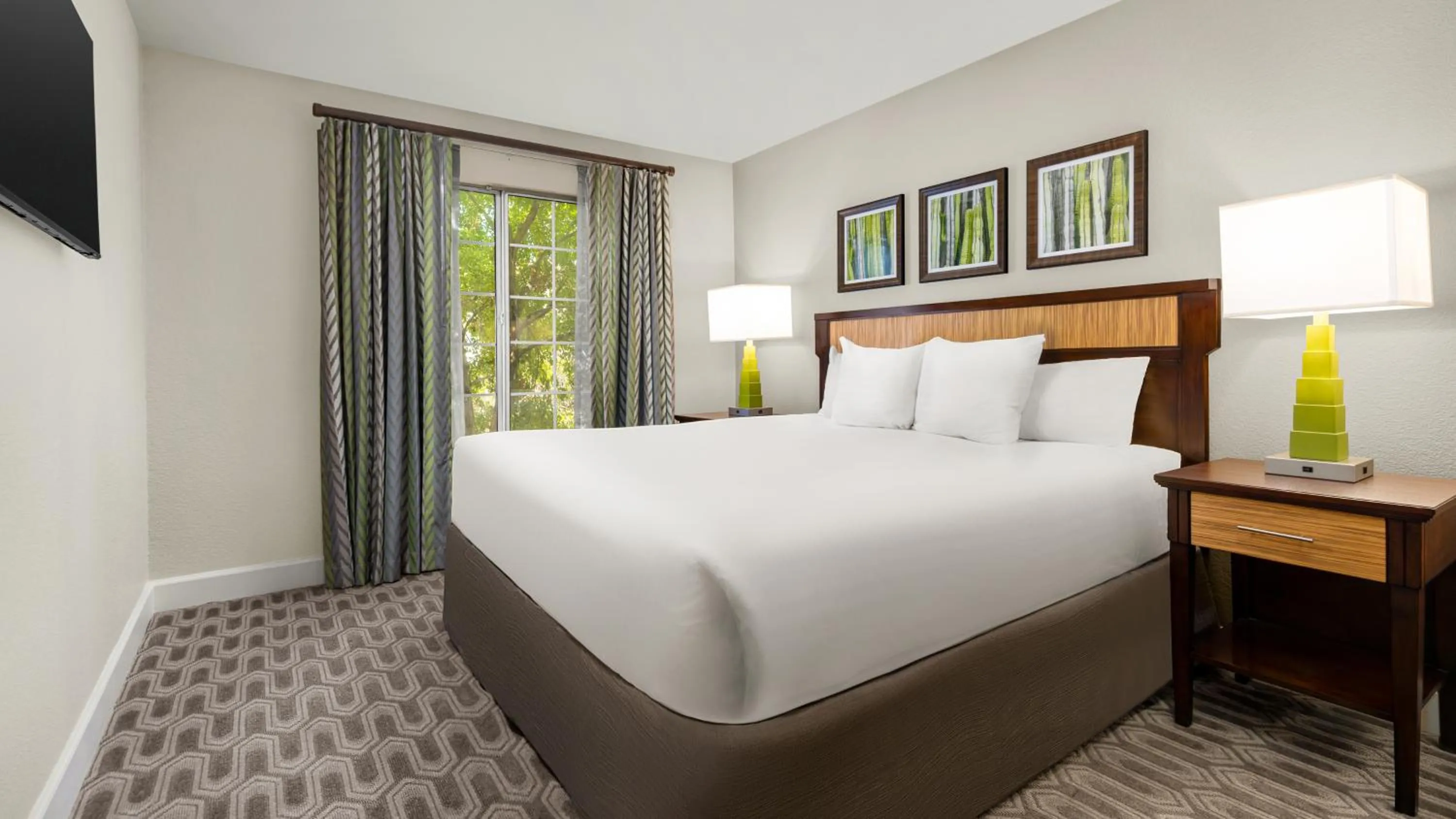 Bed in Holiday Inn Club Vacations at Desert Club Resort