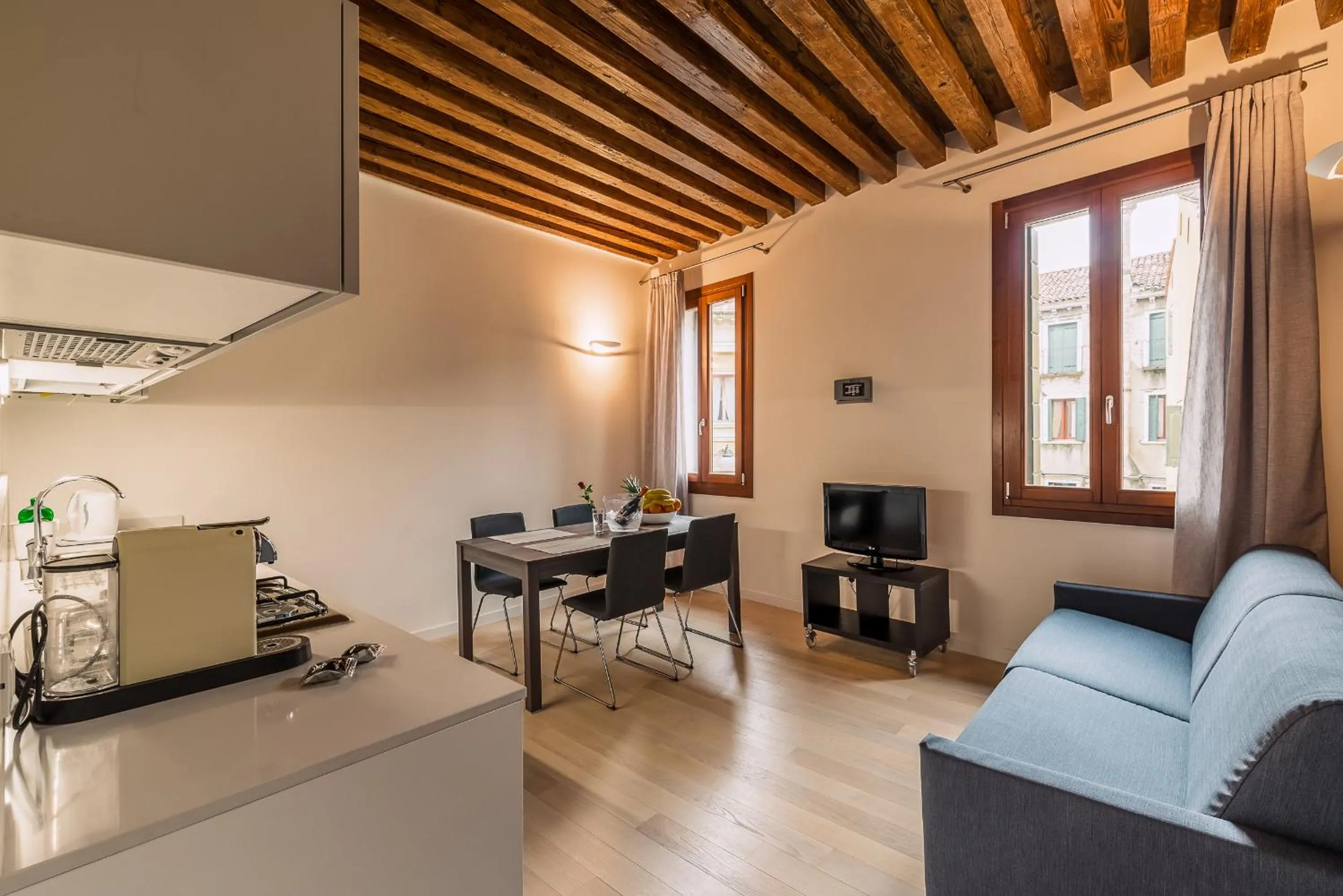Dining area in Charming Palace Corte del Teatro