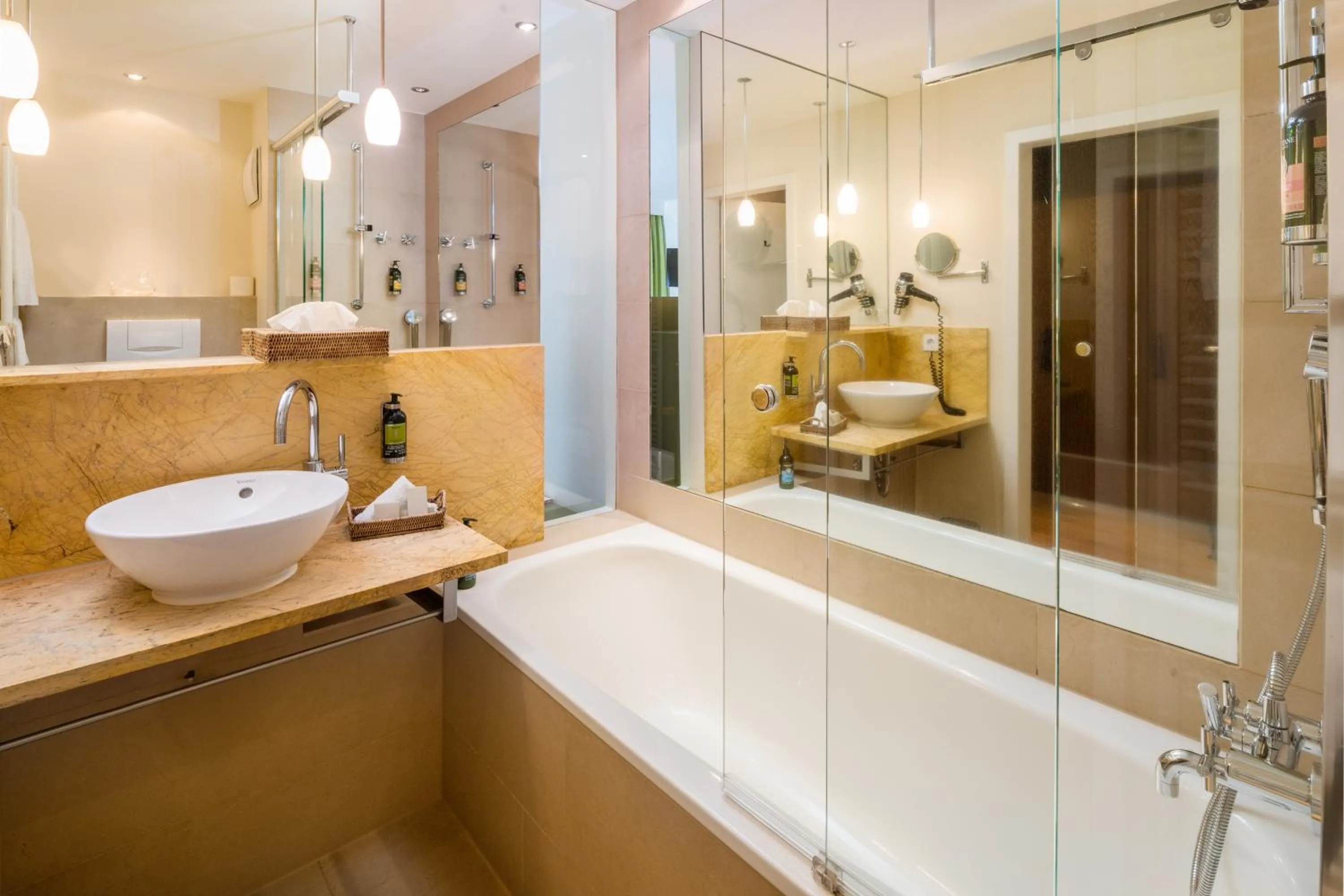 Shower in Hotel Heiligenstein