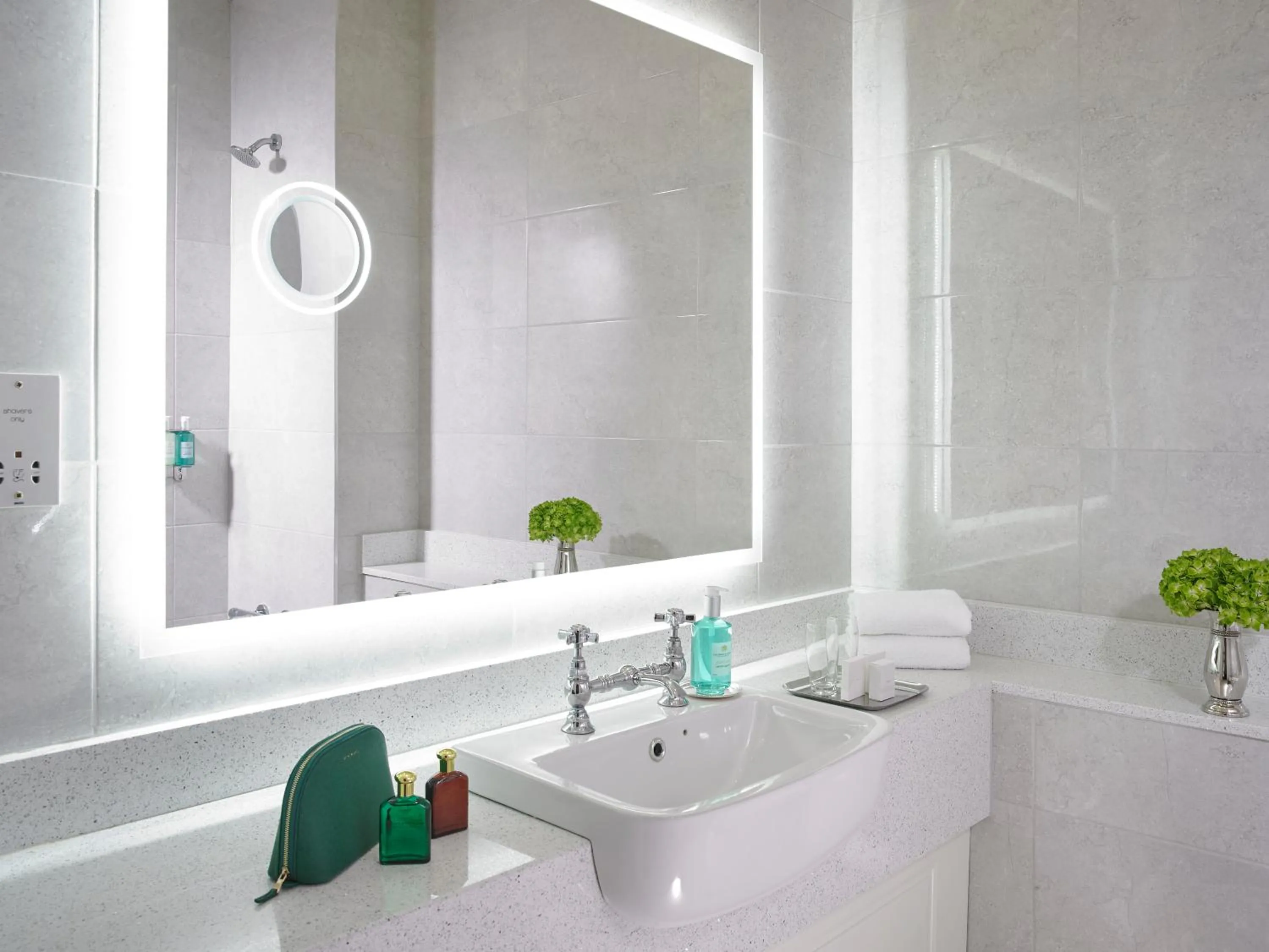 Bathroom in Fitzgeralds Woodlands House Hotel