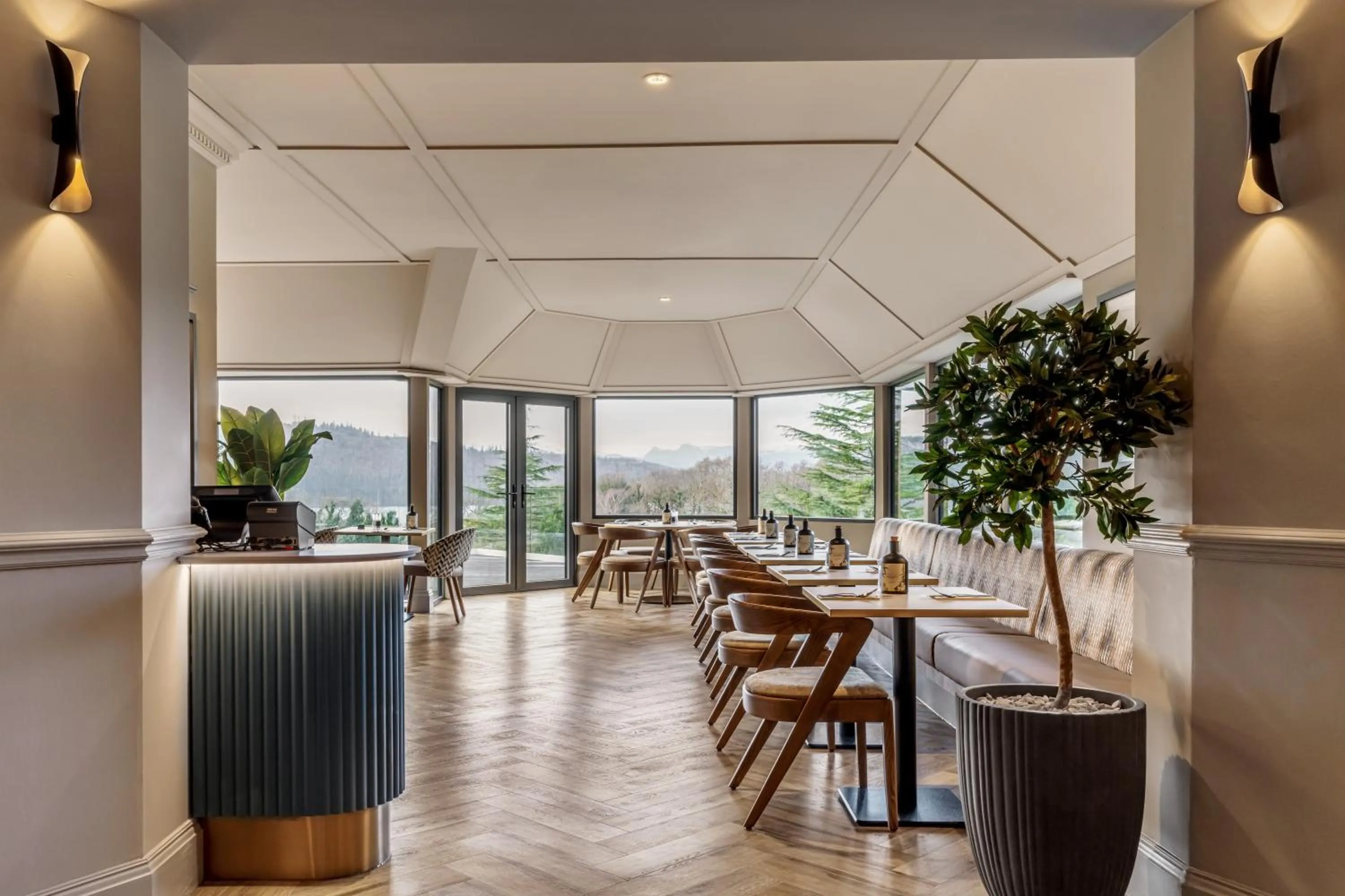 Restaurant/places to eat in Craig Manor