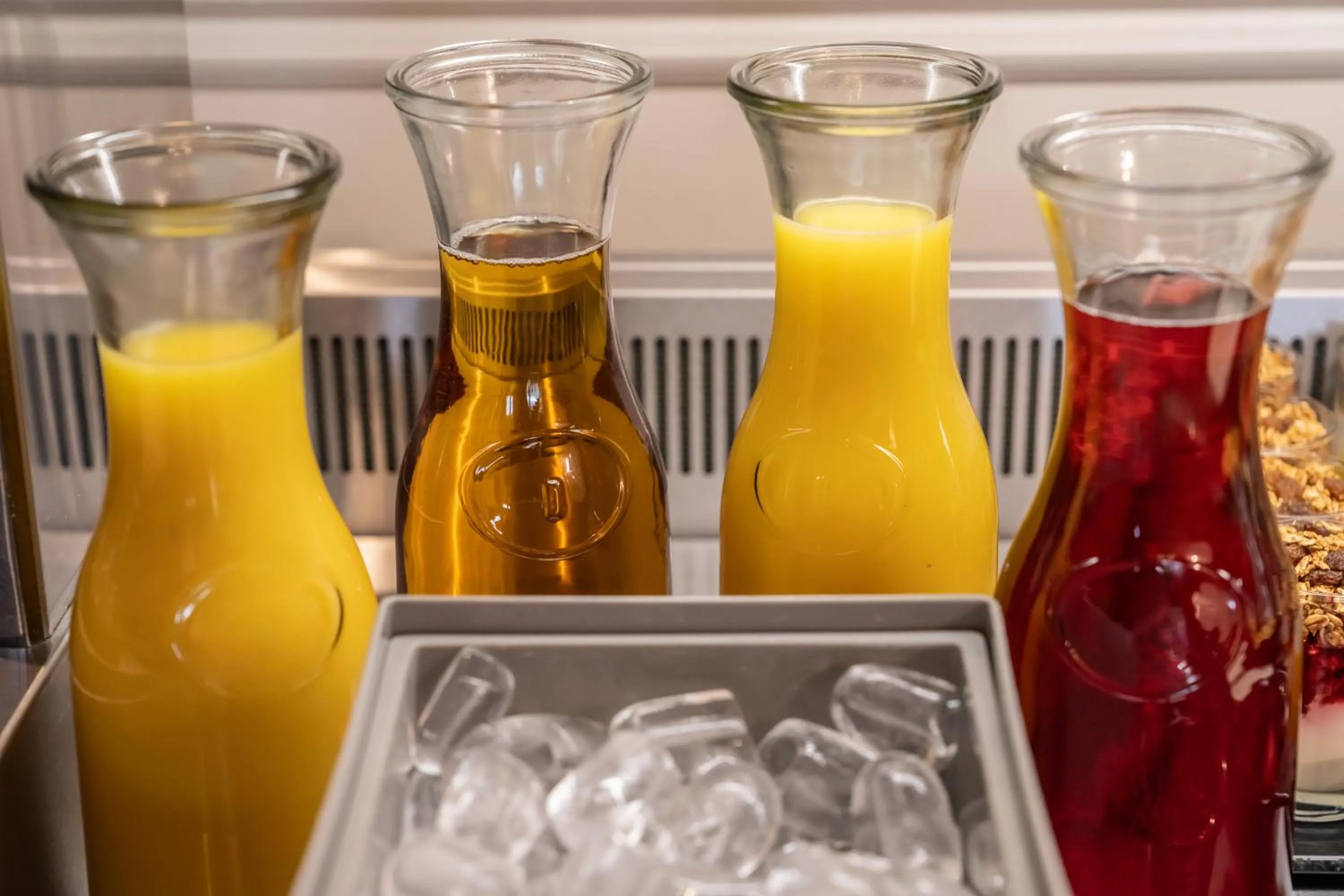 Buffet breakfast in Craig Manor