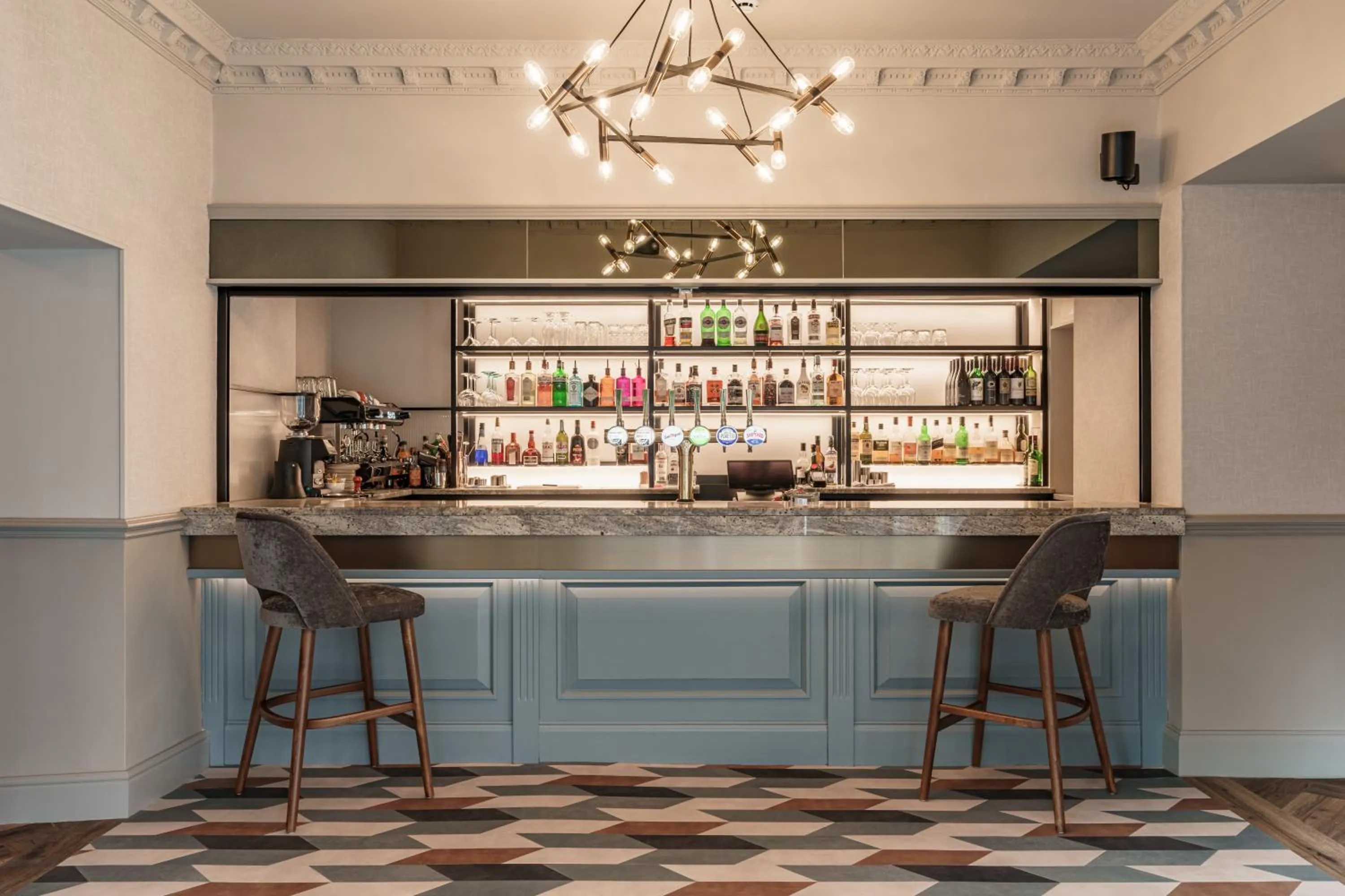 Restaurant/places to eat in Craig Manor