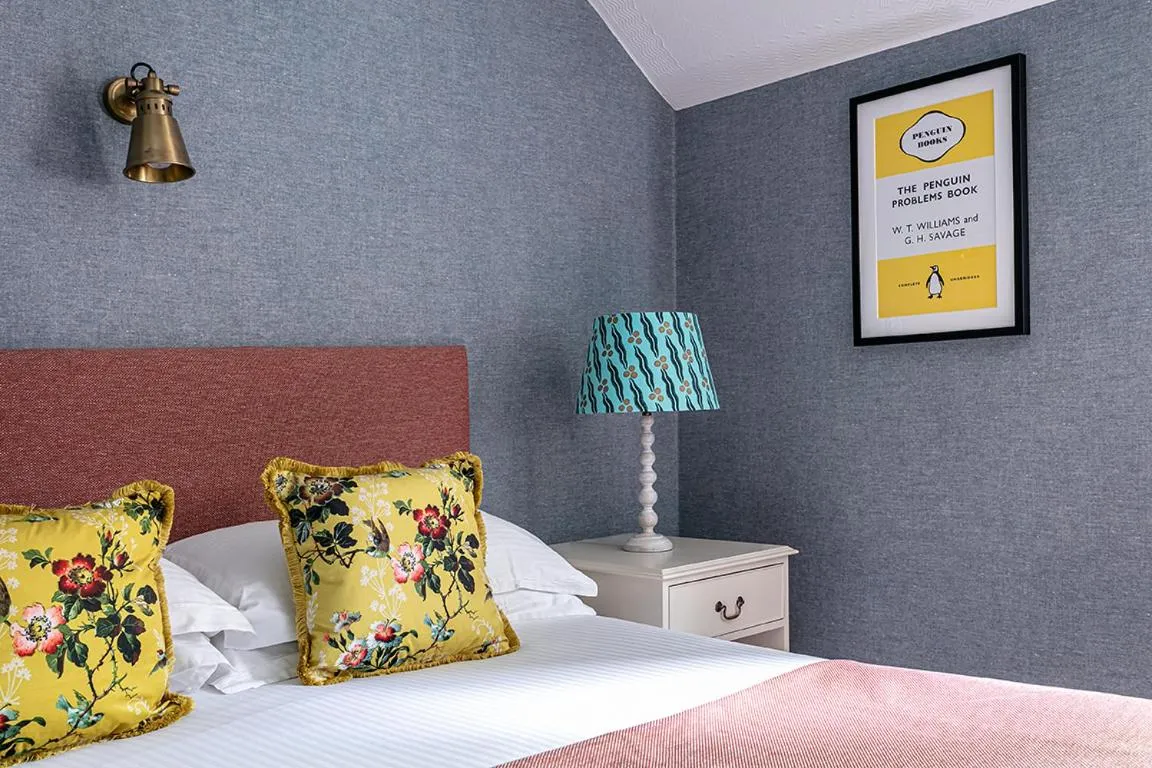 Decorative detail, Bed in Craig Manor