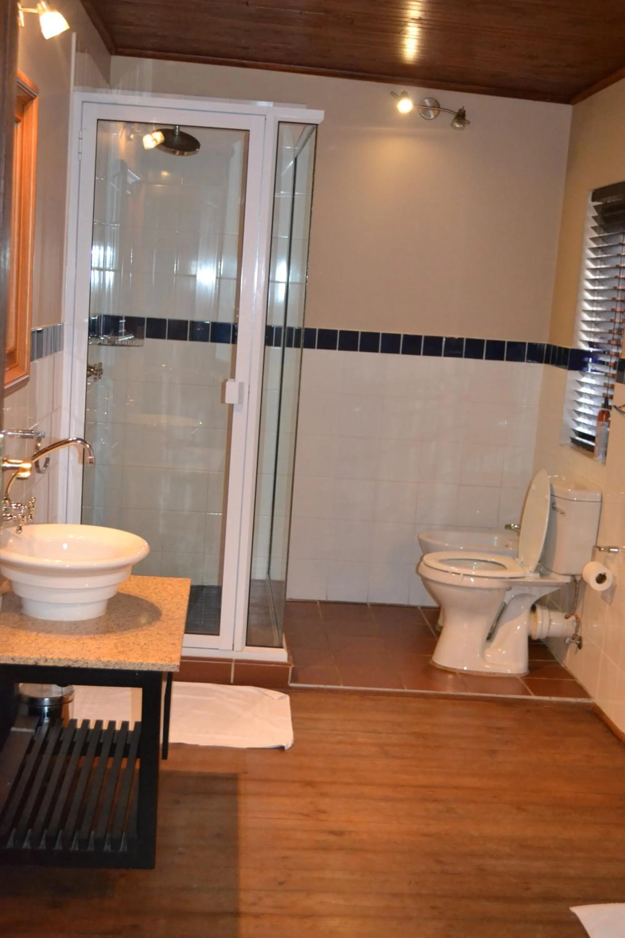 Shower in Foxwood House Boutique Hotel