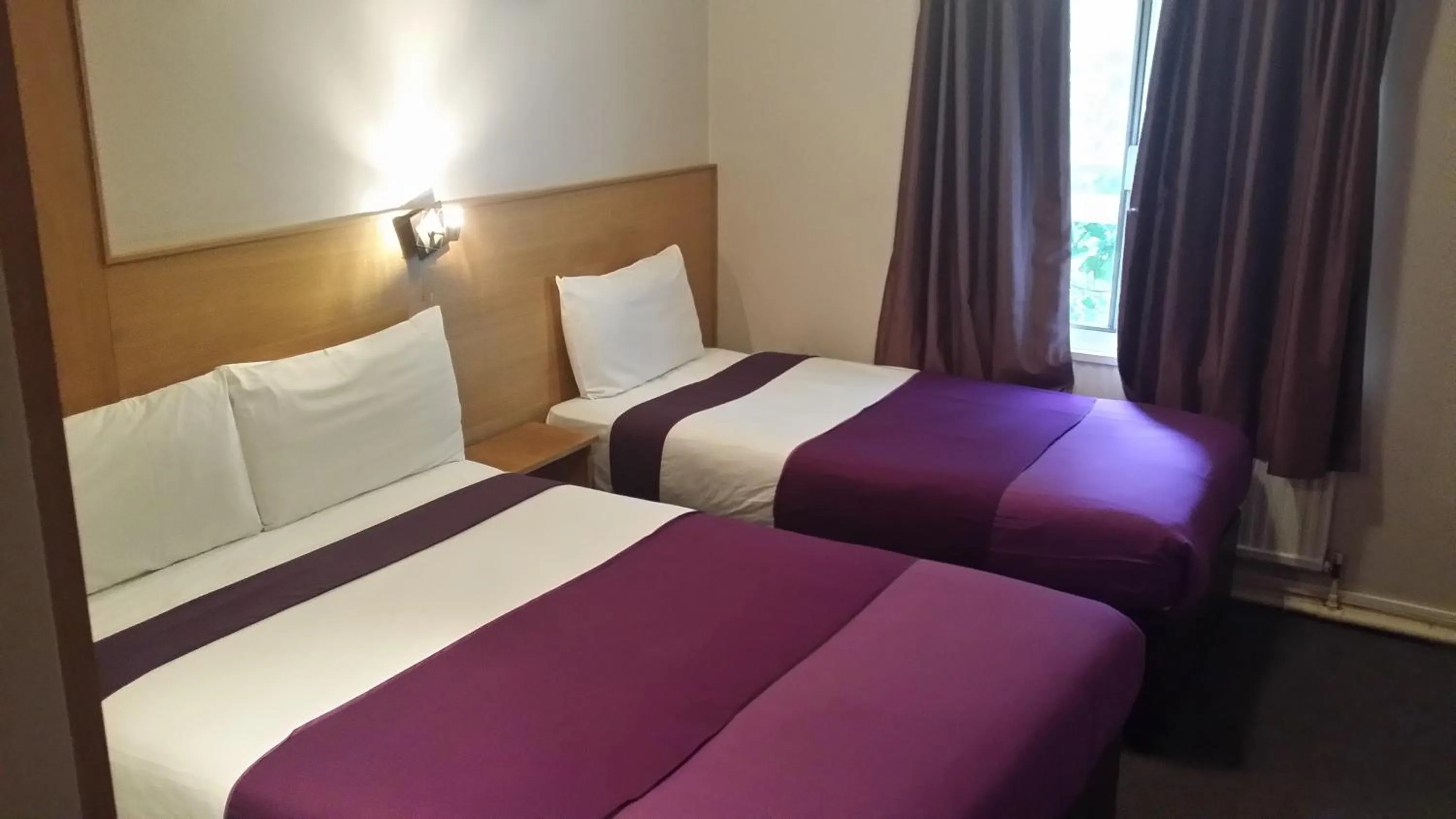 Bed in Arriva Hotel