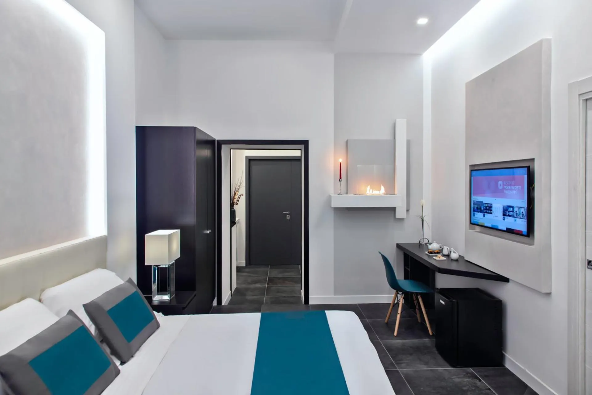 Communal lounge/ TV room, Bed in Carten