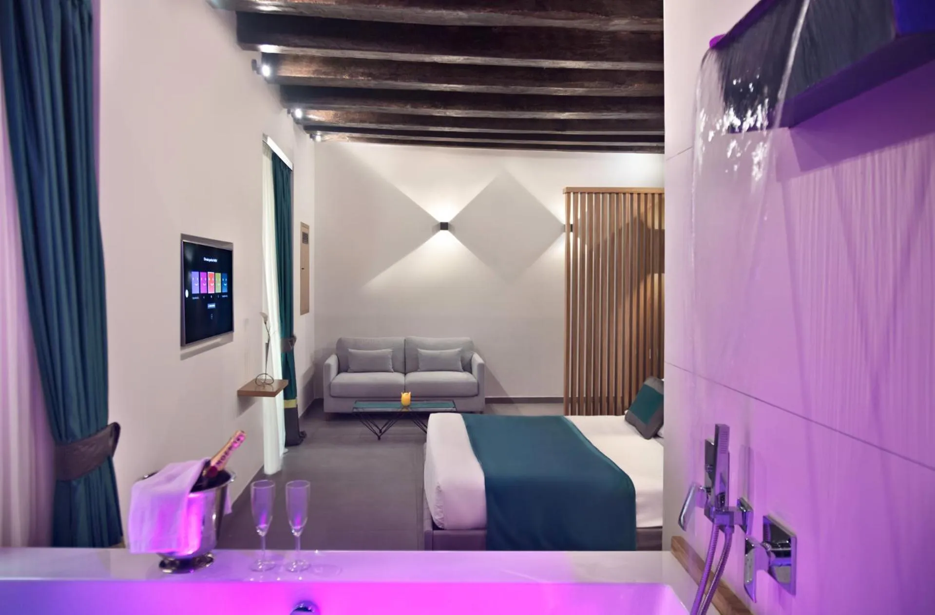 TV and multimedia, Bed in Carten