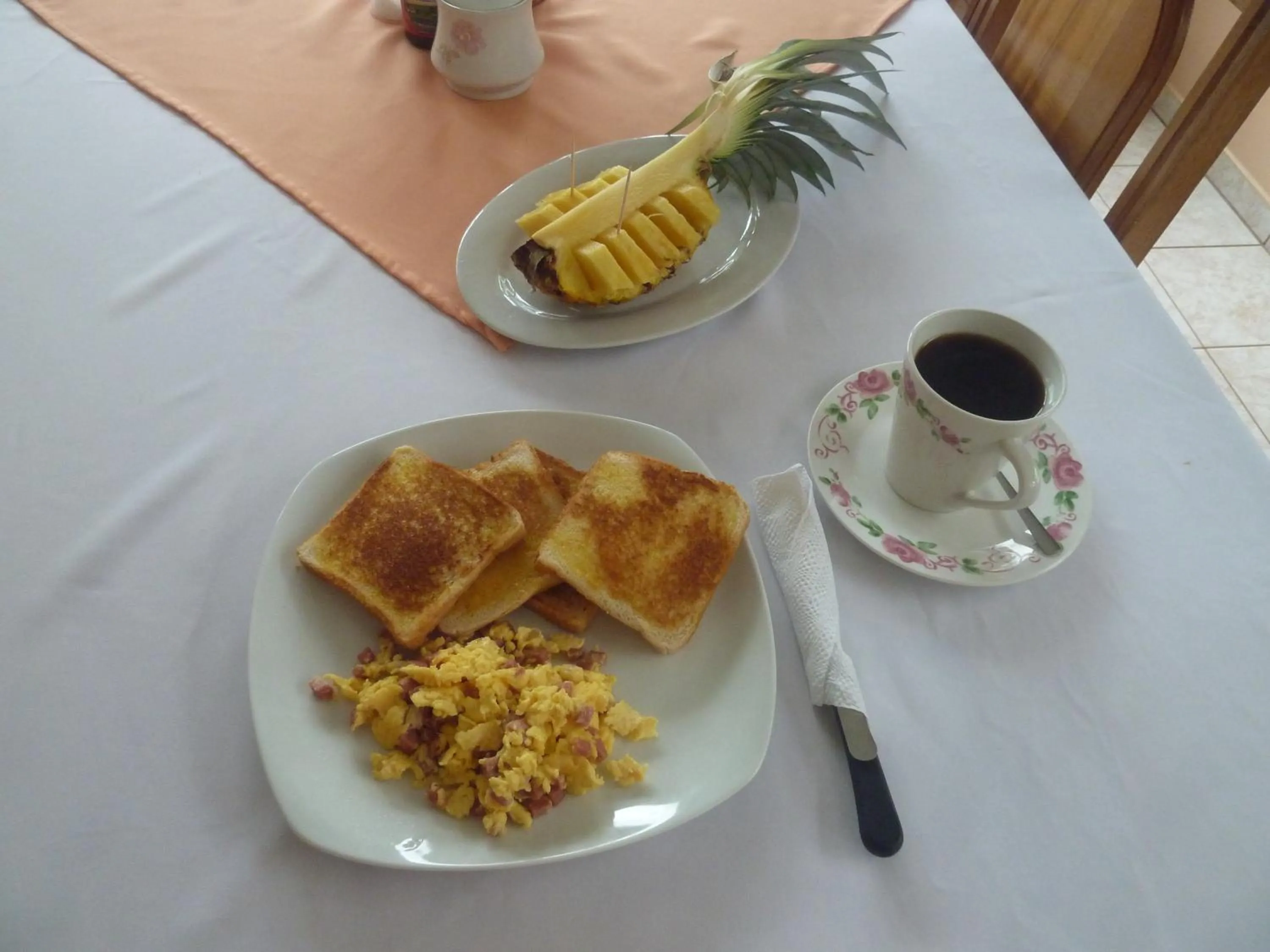 Breakfast in Posada Rural Río Celeste