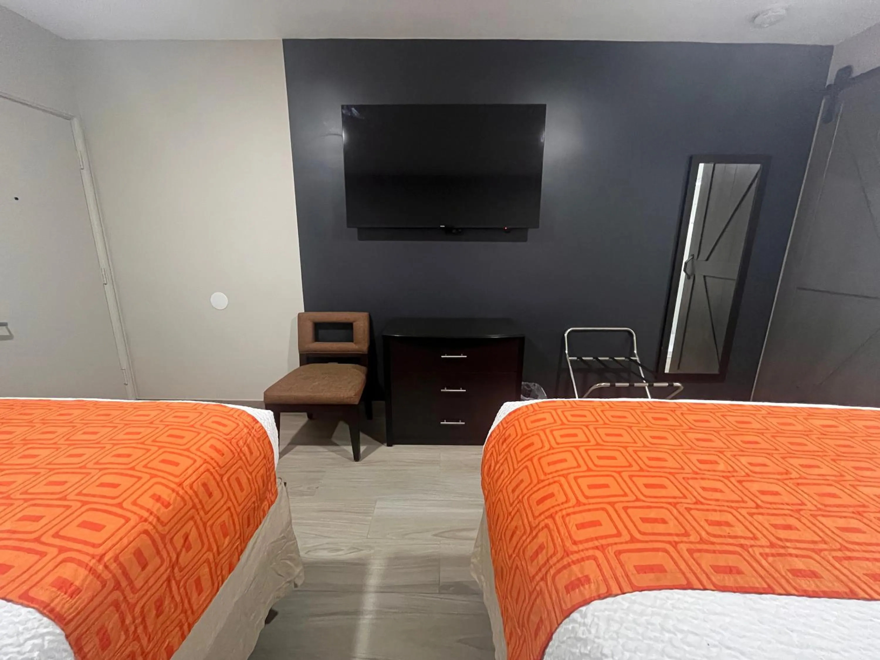 Bed in Howard Johnson by Wyndham Flagstaff University West