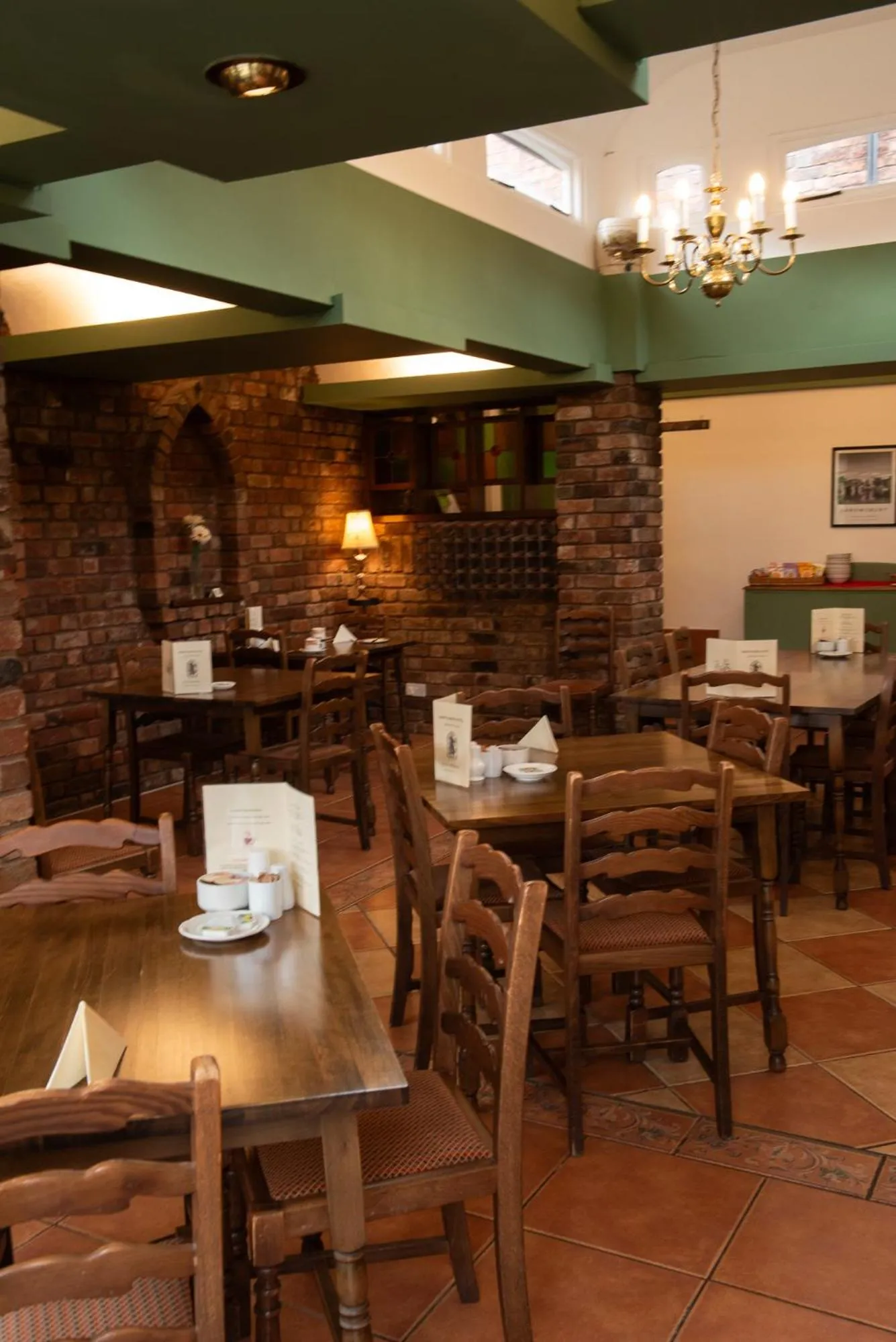 Restaurant/places to eat in Abbots Mead Hotel