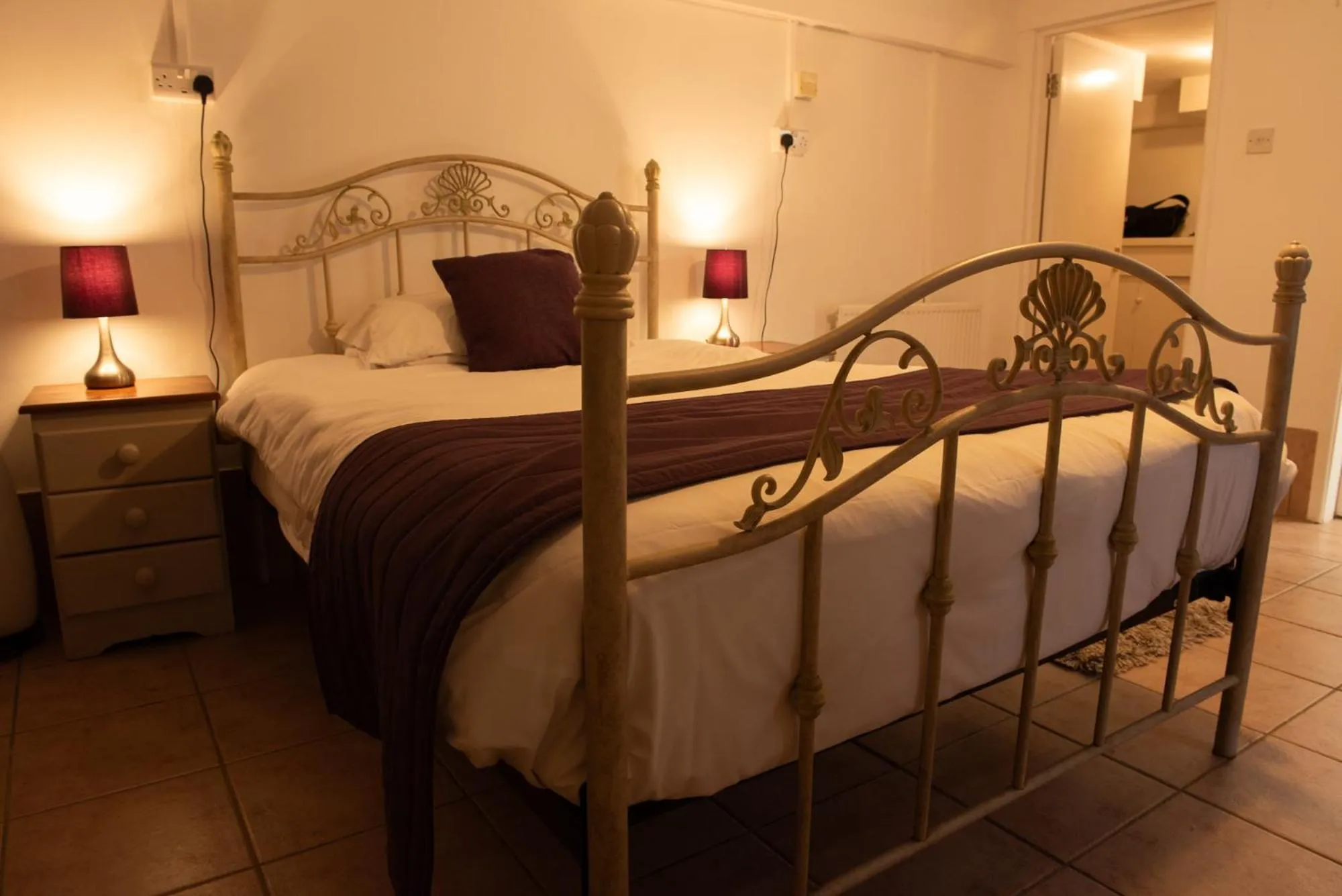 Bedroom, Bed in Abbots Mead Hotel