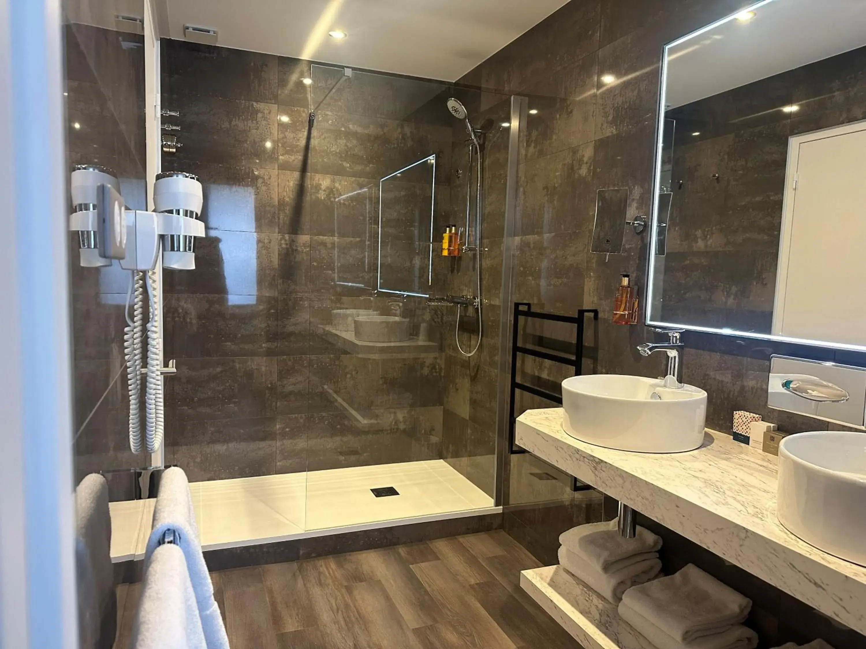 Family Room in Hotel Des Dunes Family Room in Hotel Des Dunes