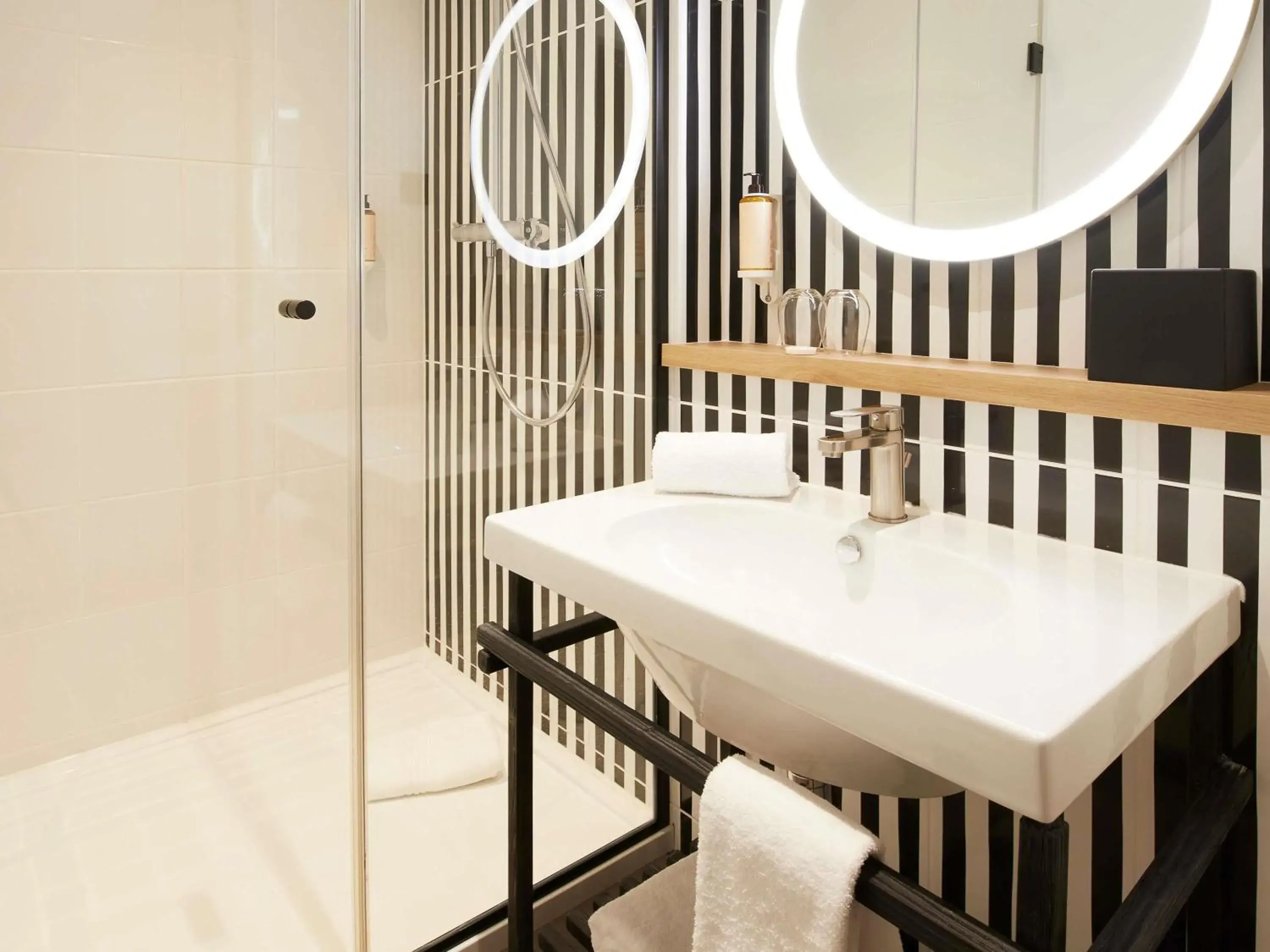 Classic Twin Room in Mercure Grand Hôtel Metz Centre Cathédrale Classic Twin Room in Mercure Grand Hôtel Metz Centre Cathédrale