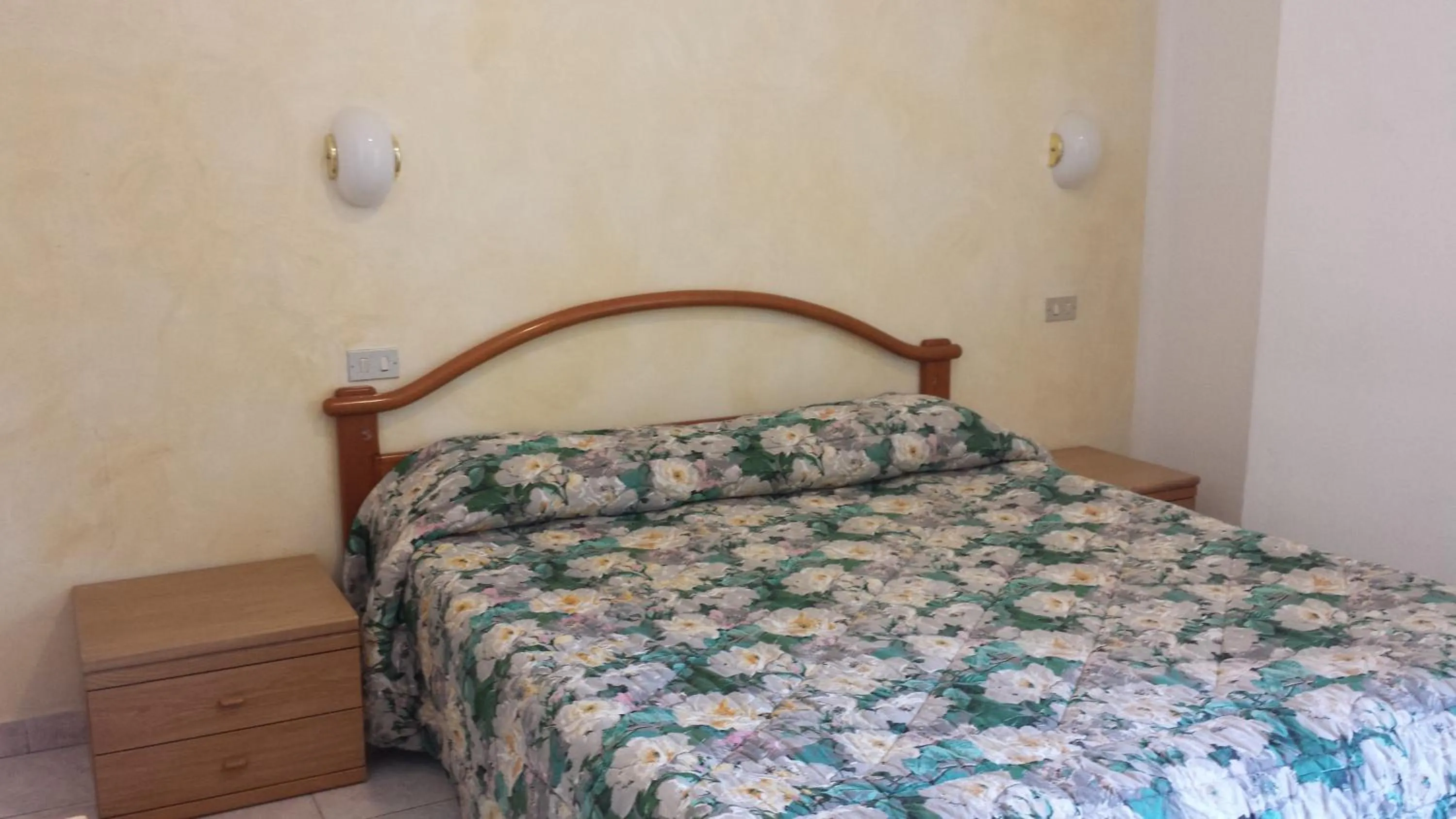 Bed in Albergo Ristorante Lavedo