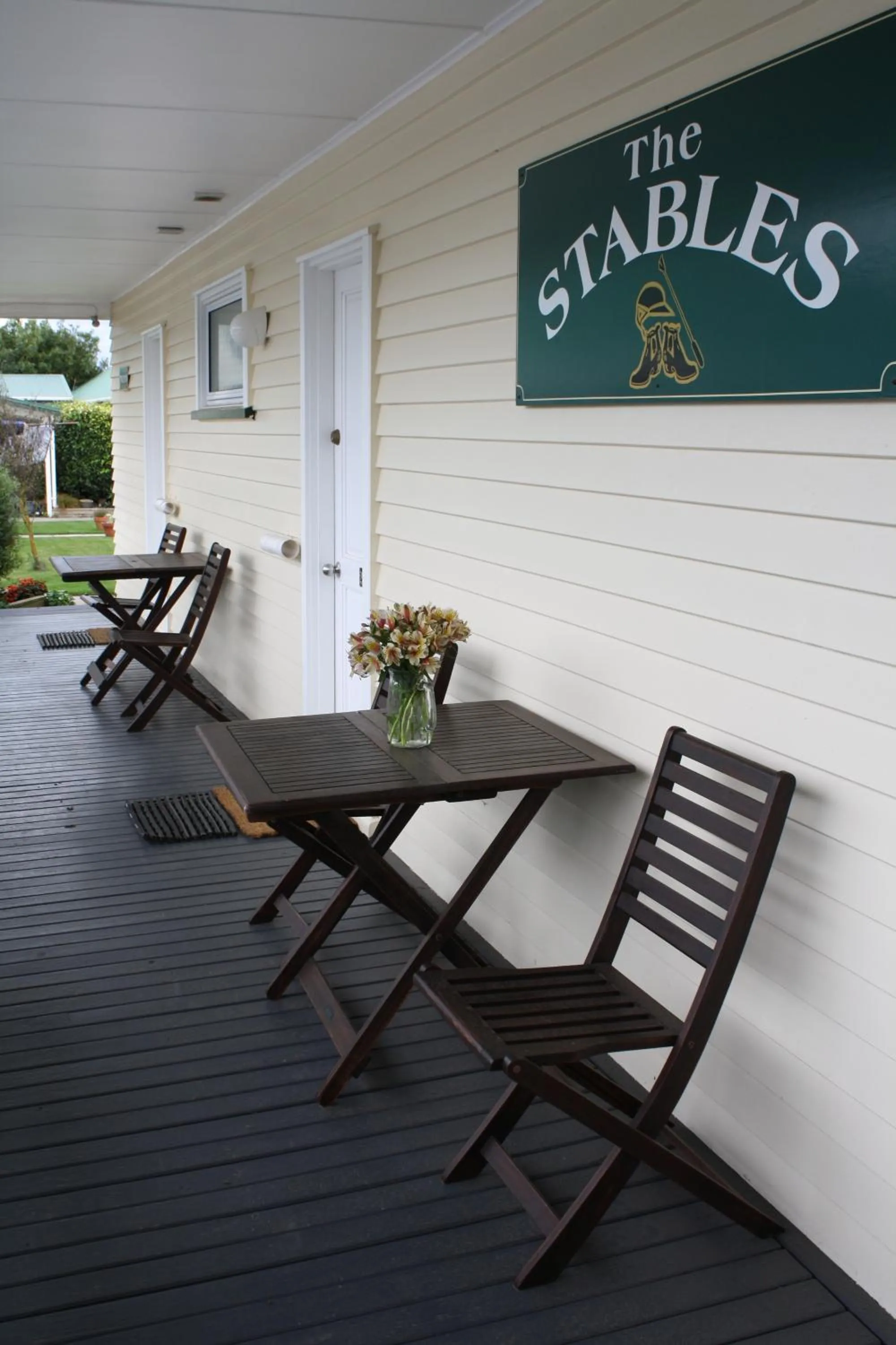 Day in Kerry Lane Motel