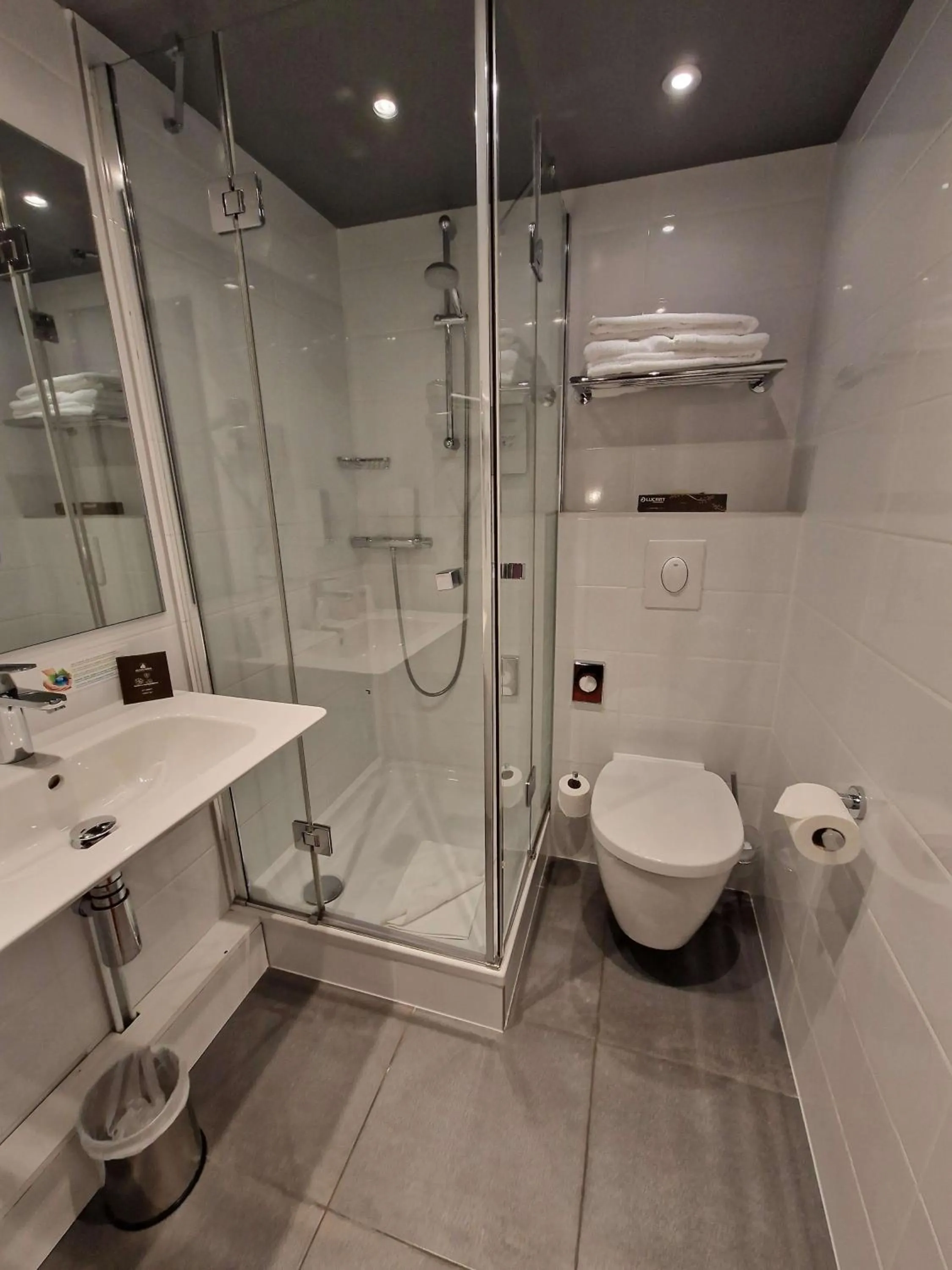 Bathroom in Best Western Citadelle