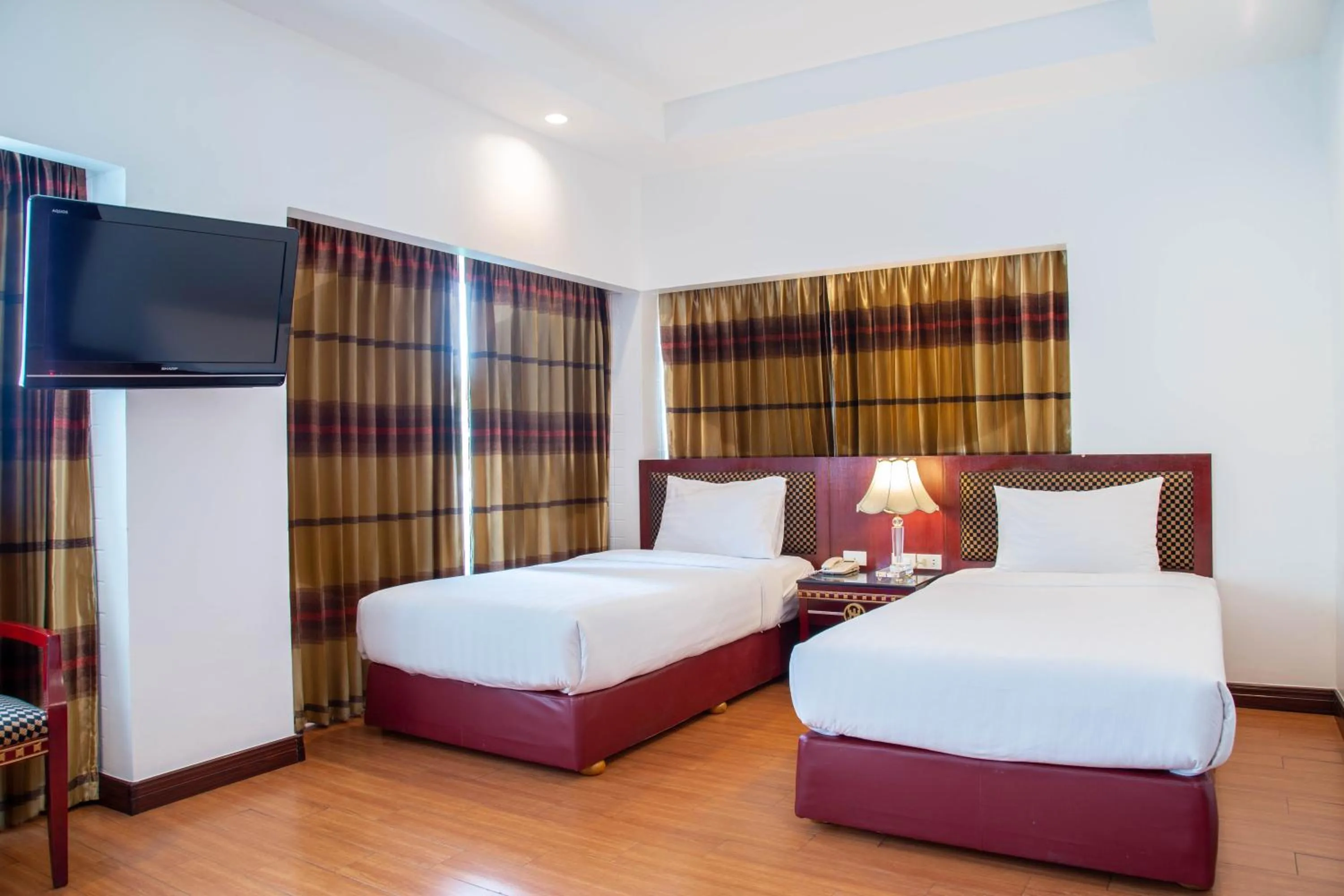 Bedroom, Bed in Jomtien Hisotel