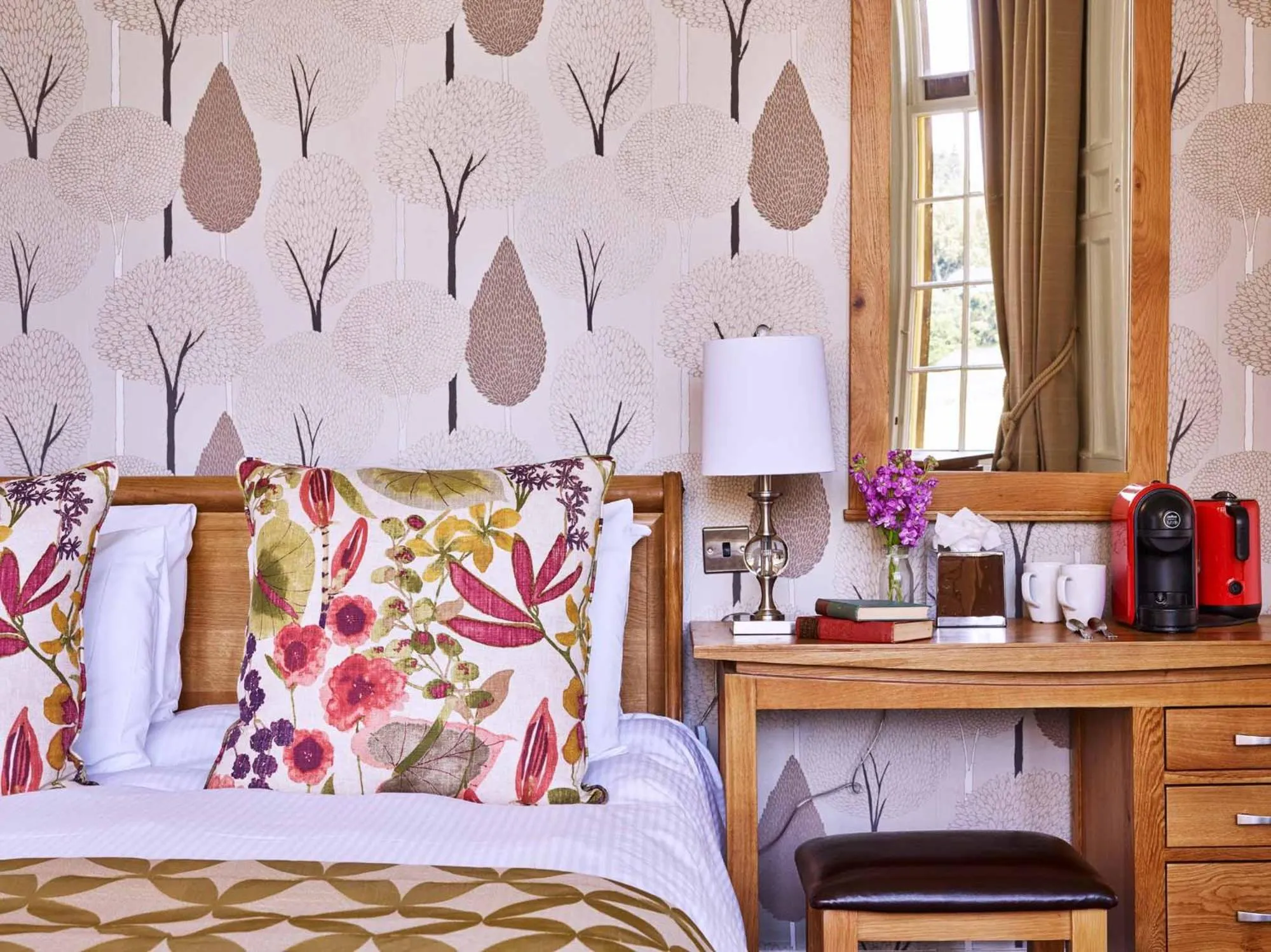 Bedroom, Bed in Dumbleton Hall Hotel