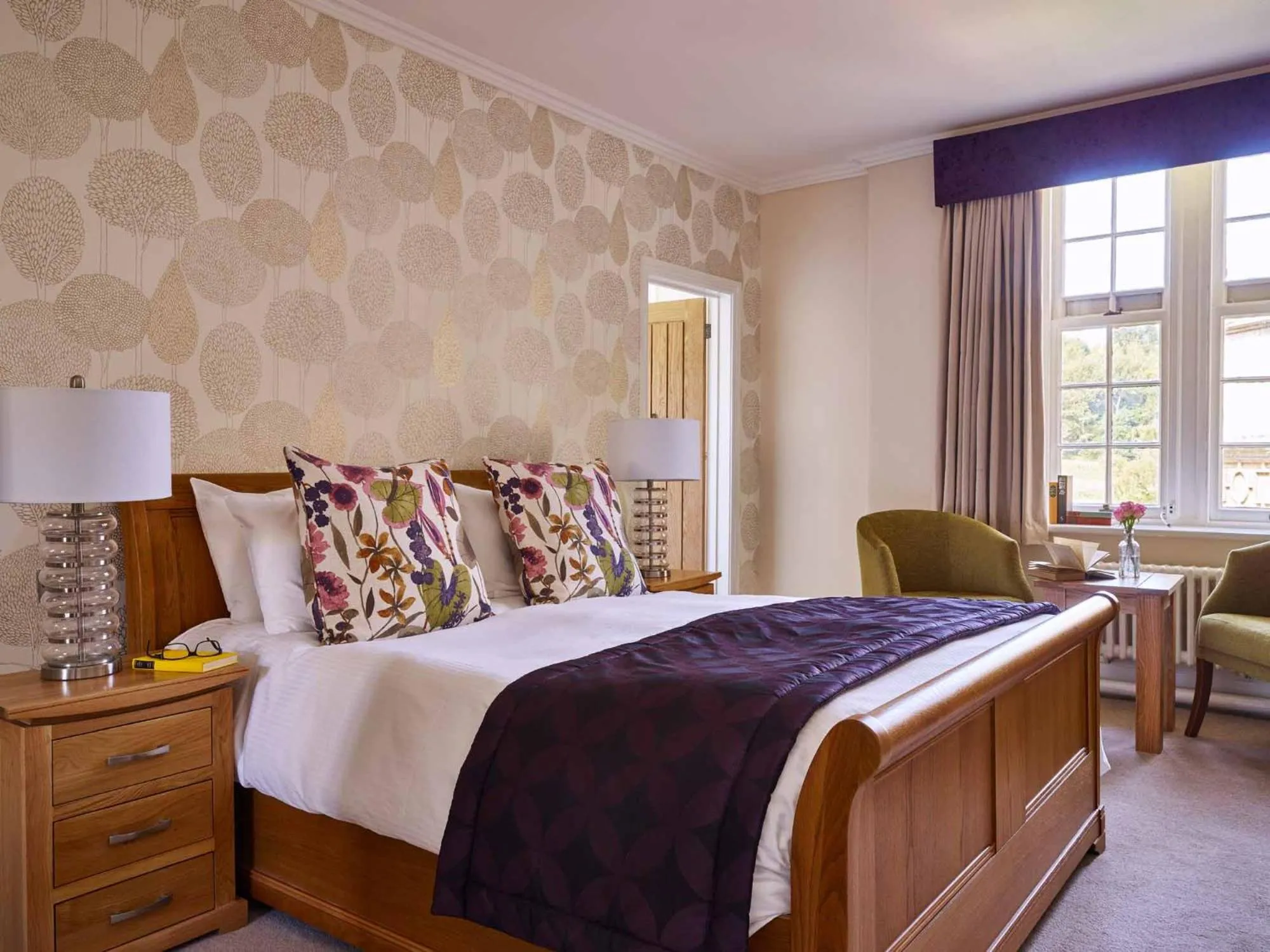Bed in Dumbleton Hall Hotel