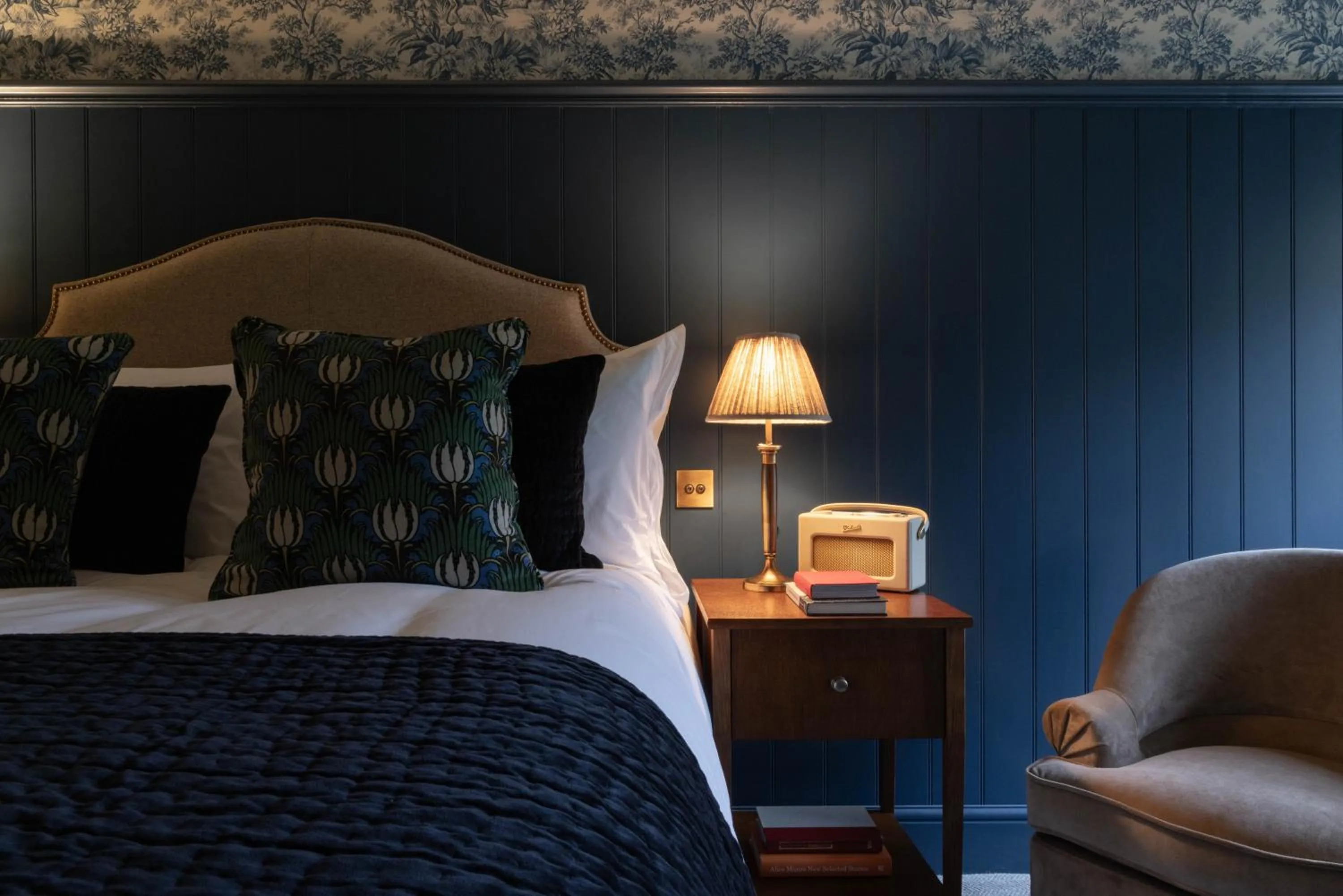 Bed in Dumbleton Hall Hotel