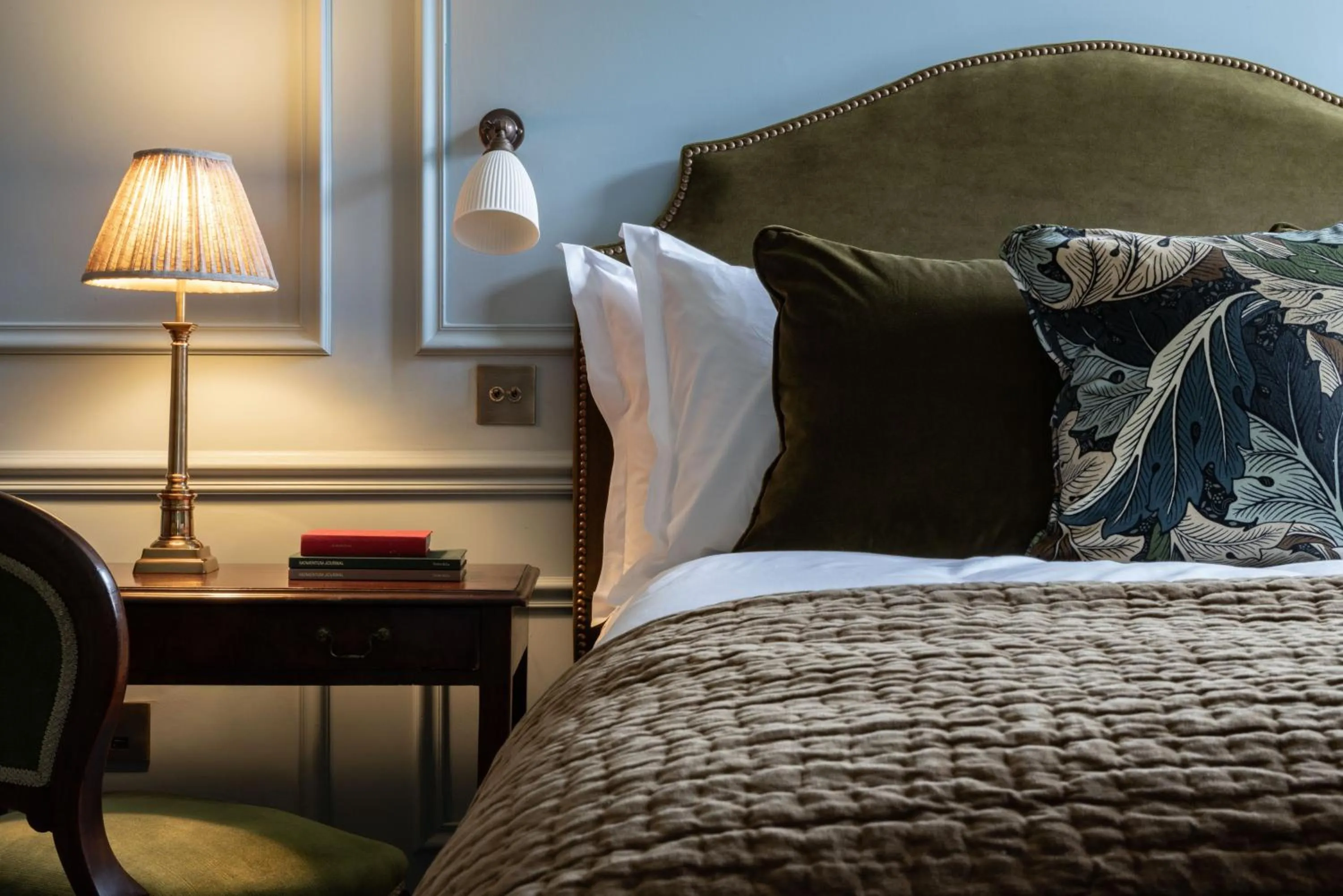 Bed in Dumbleton Hall Hotel