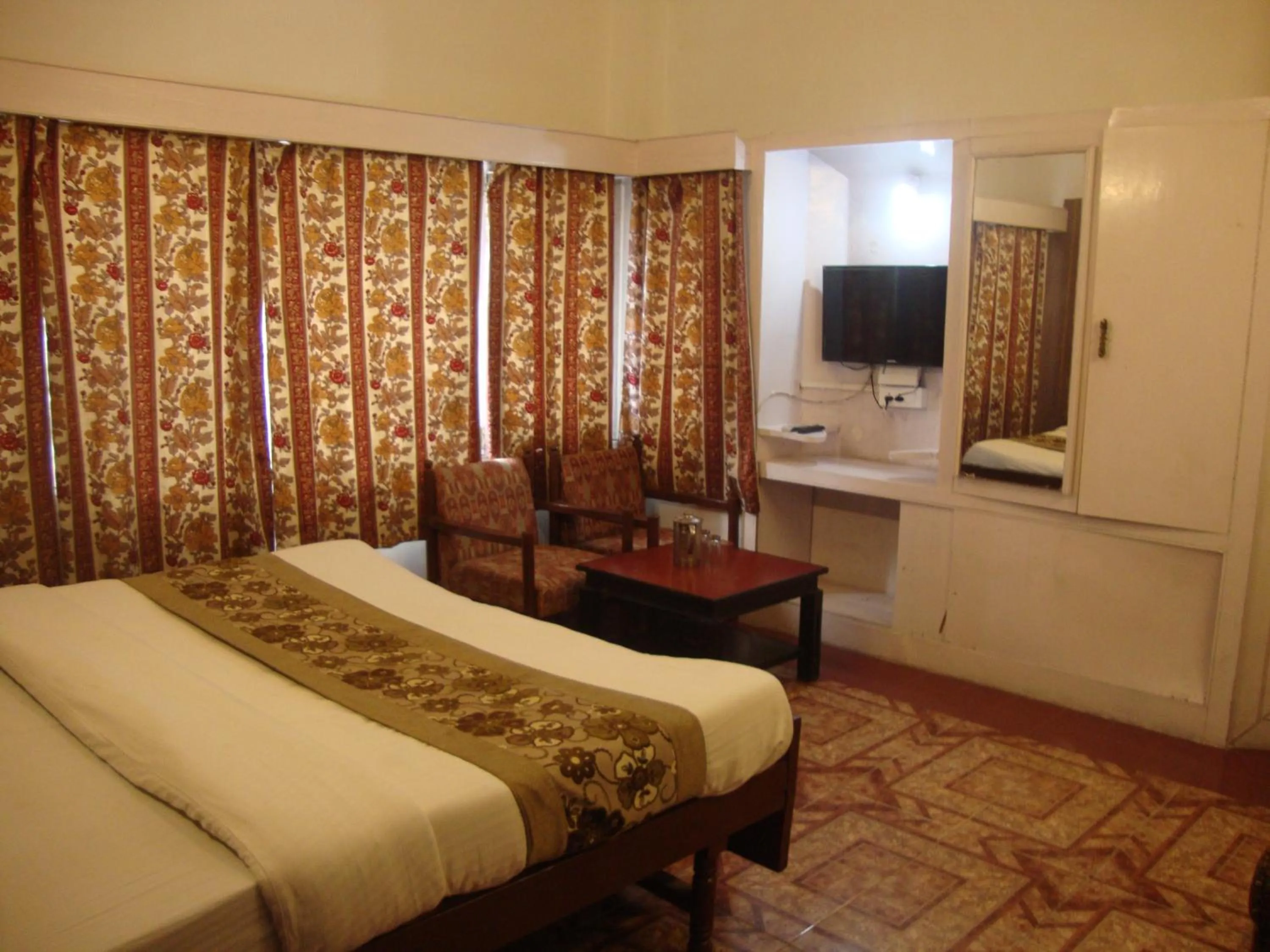 Photo of the whole room, Bed in Hotel Hamers International