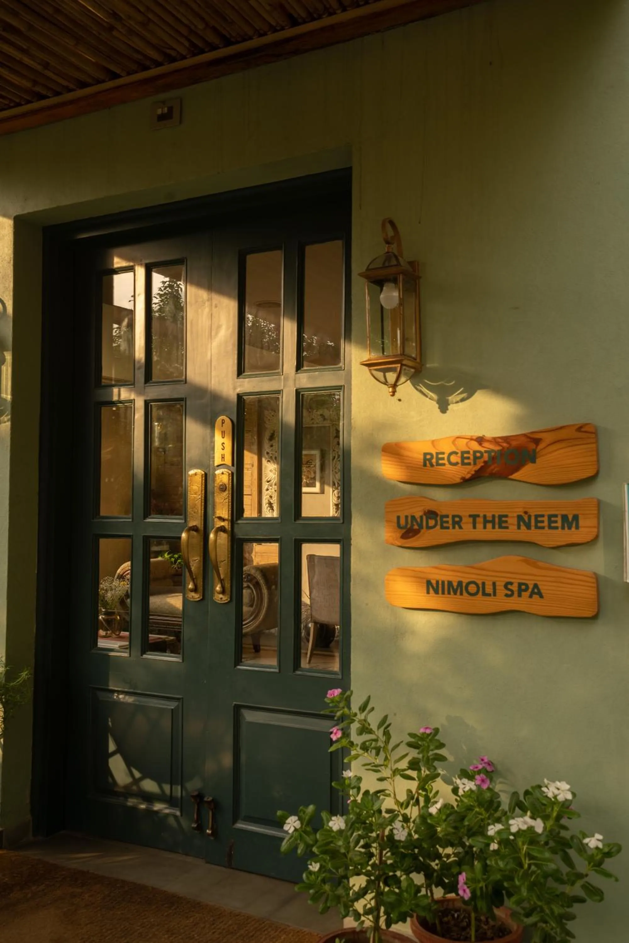 Restaurant/places to eat in Karma Chalets