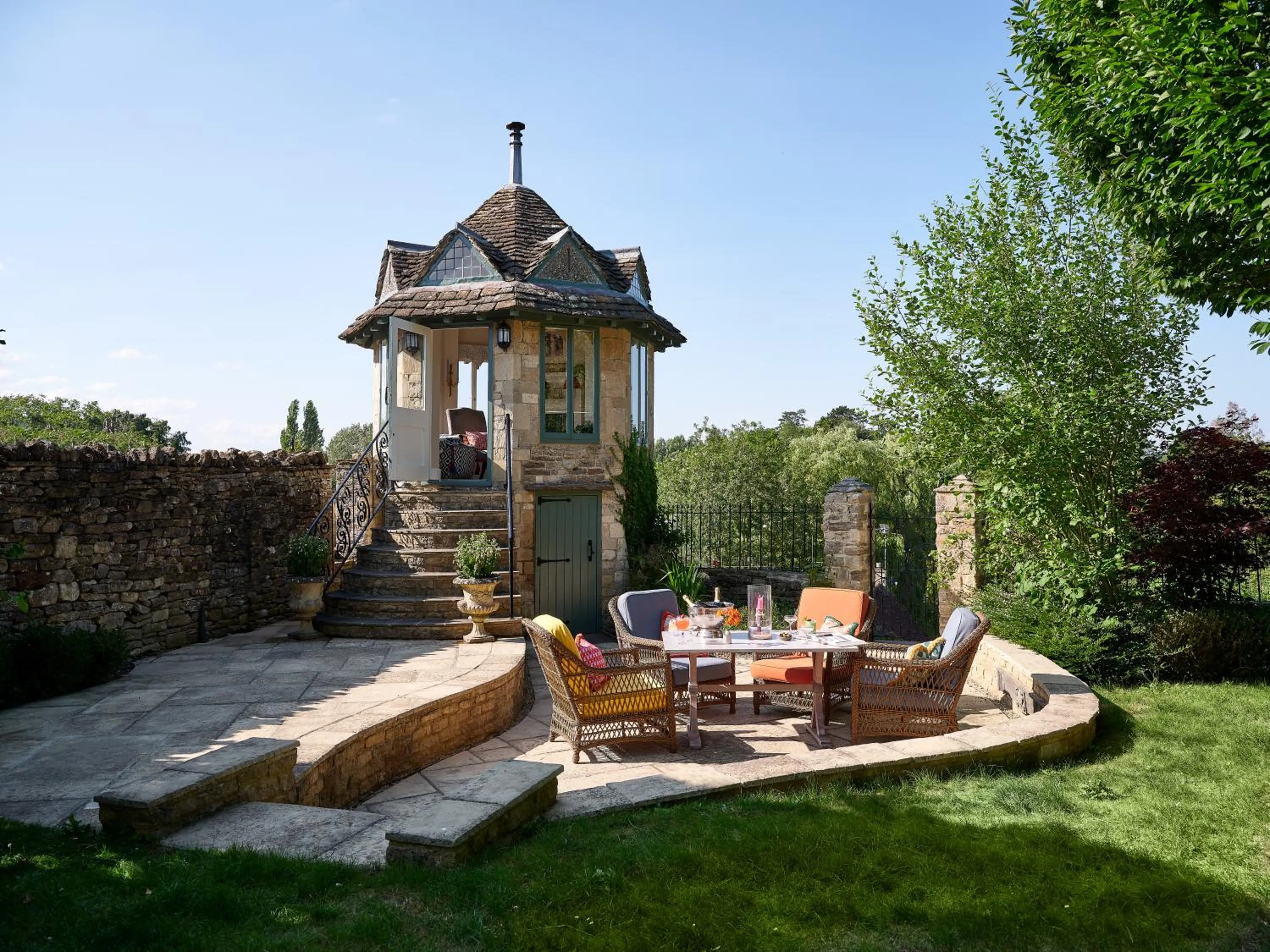 Patio in Old Bell Hotel