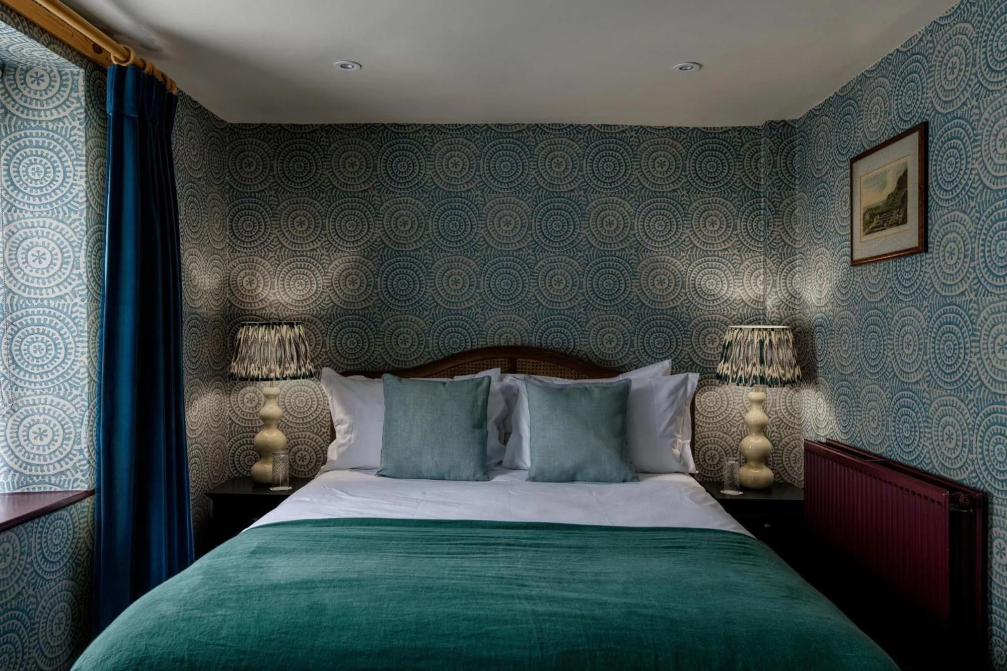 Bedroom, Bed in Old Bell Hotel