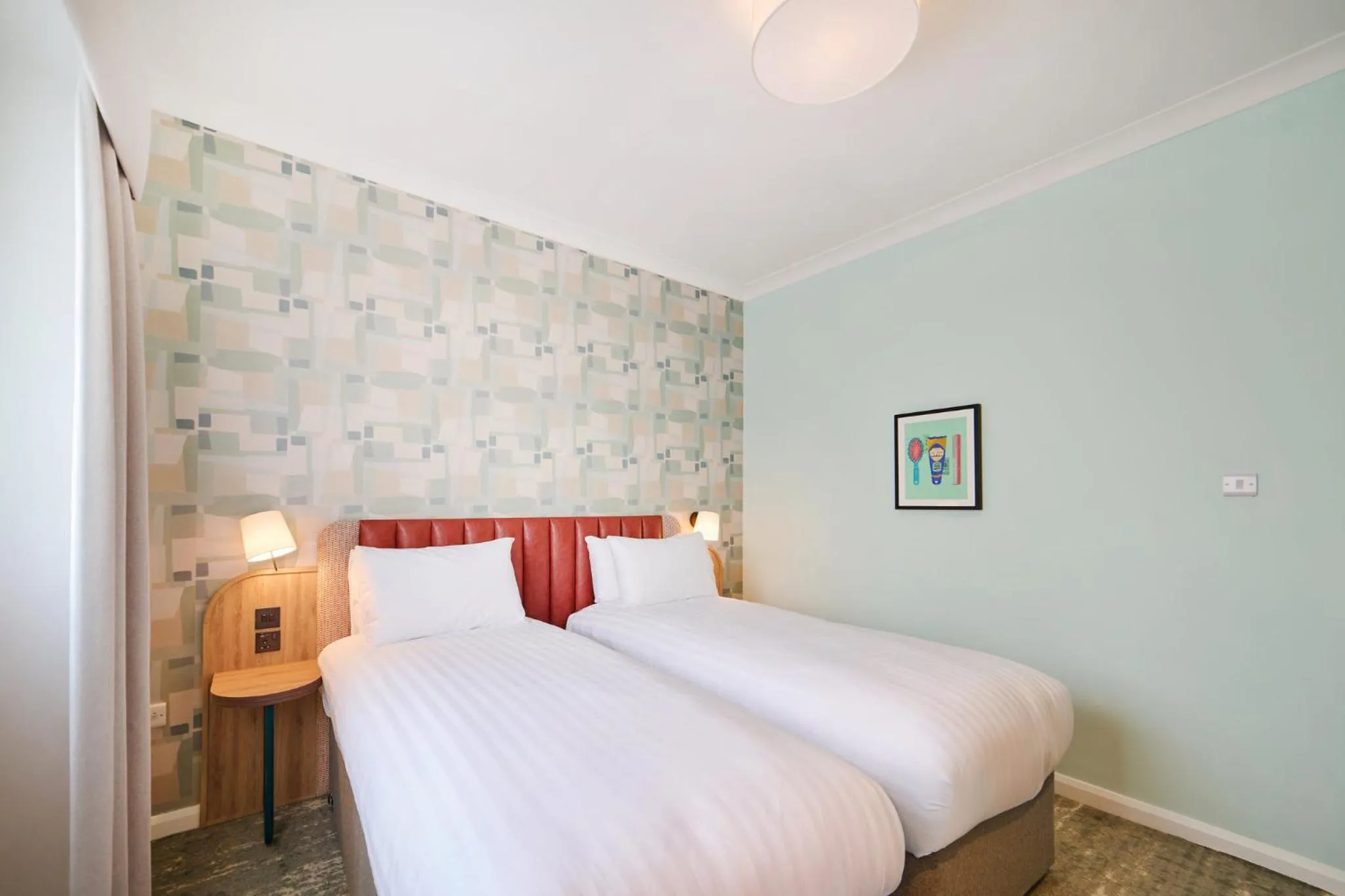 Photo of the whole room, Bed in Garner Hotel Birmingham South East by IHG