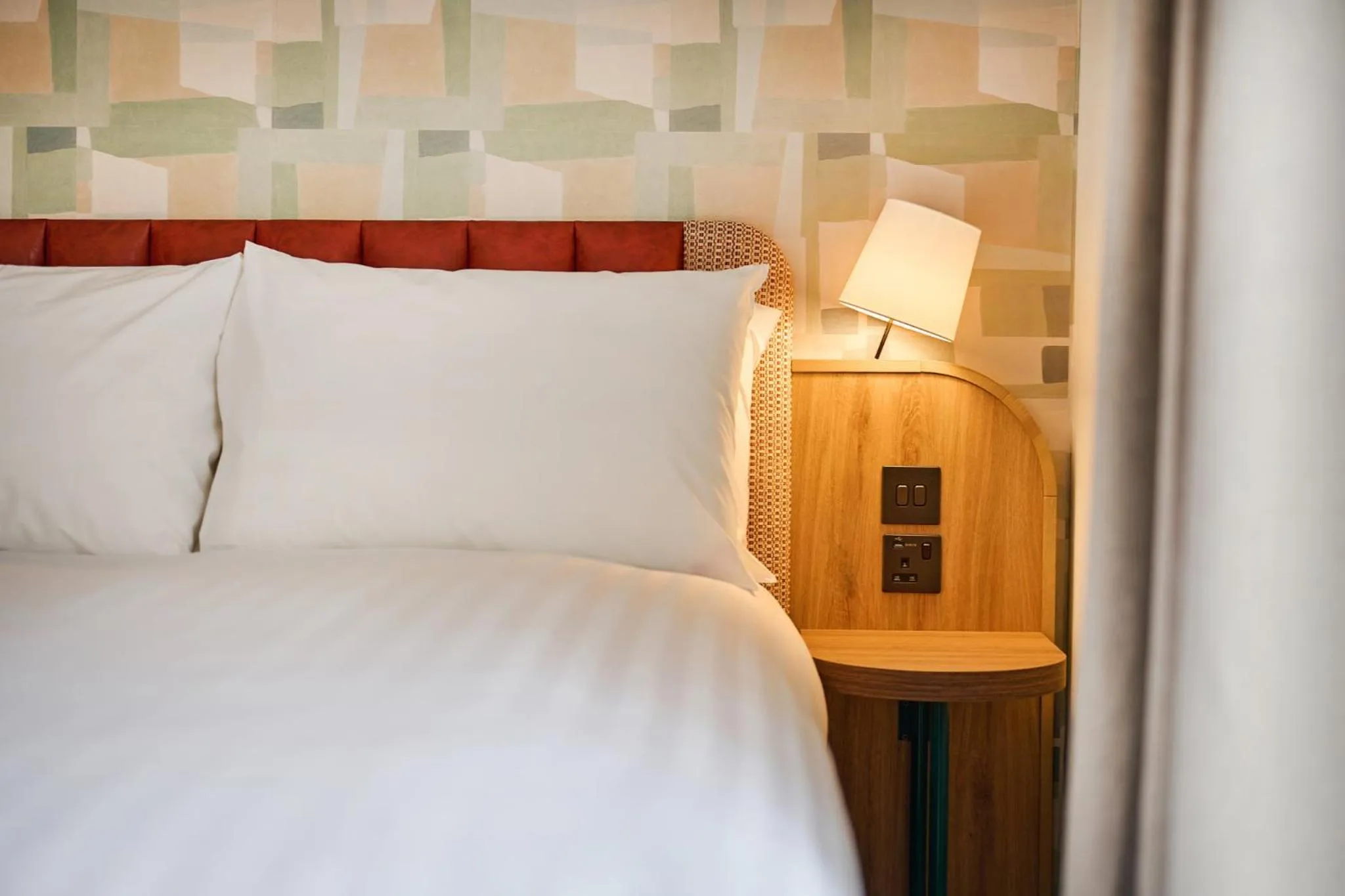 Photo of the whole room, Bed in Garner Hotel Birmingham South East by IHG