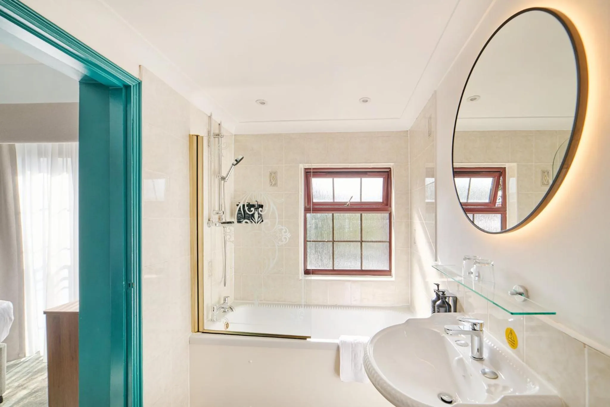 Bathroom in Garner Hotel Birmingham South East by IHG