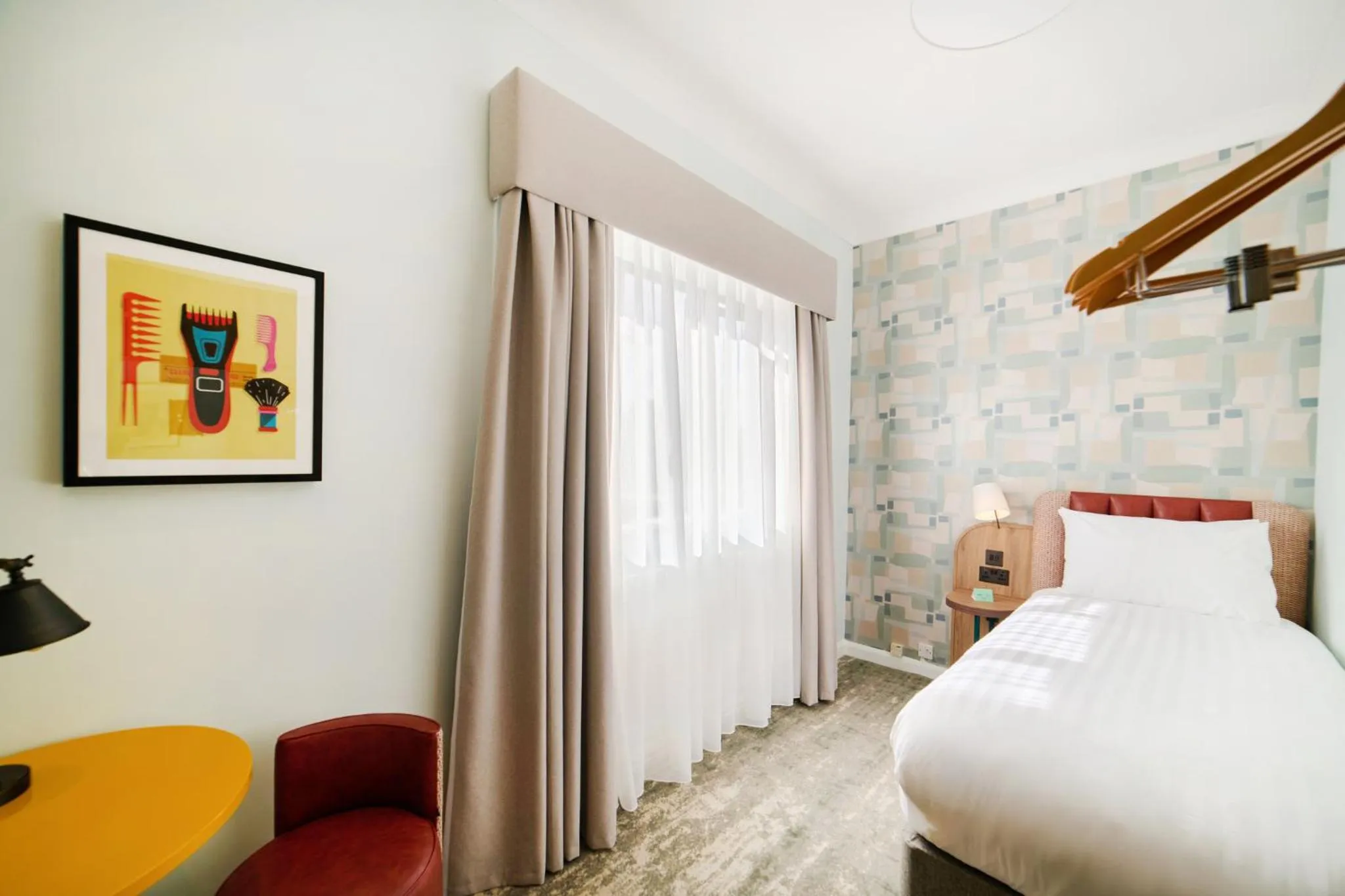 Photo of the whole room, Bed in Garner Hotel Birmingham South East by IHG