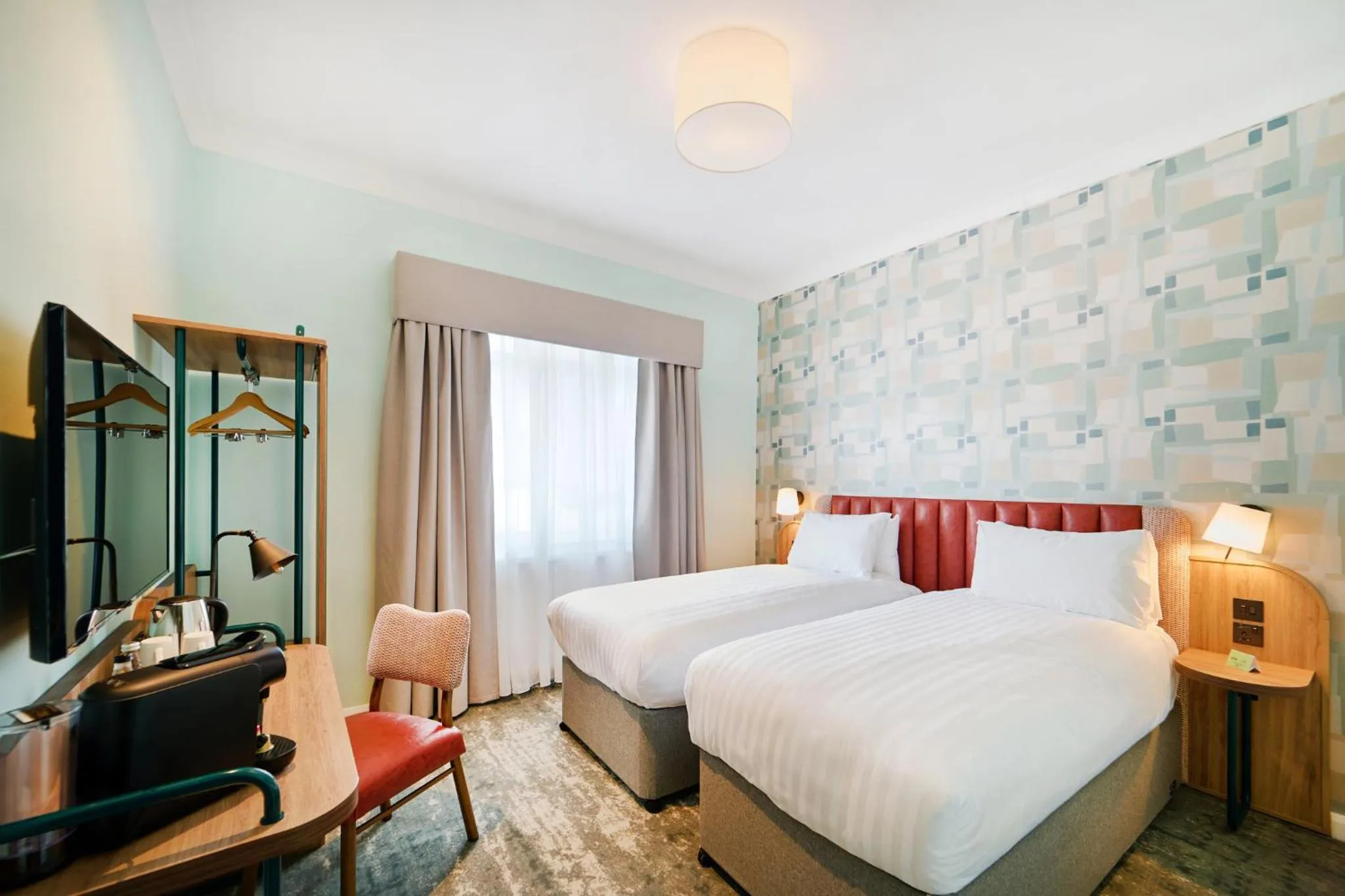 Photo of the whole room, Bed in Garner Hotel Birmingham South East by IHG