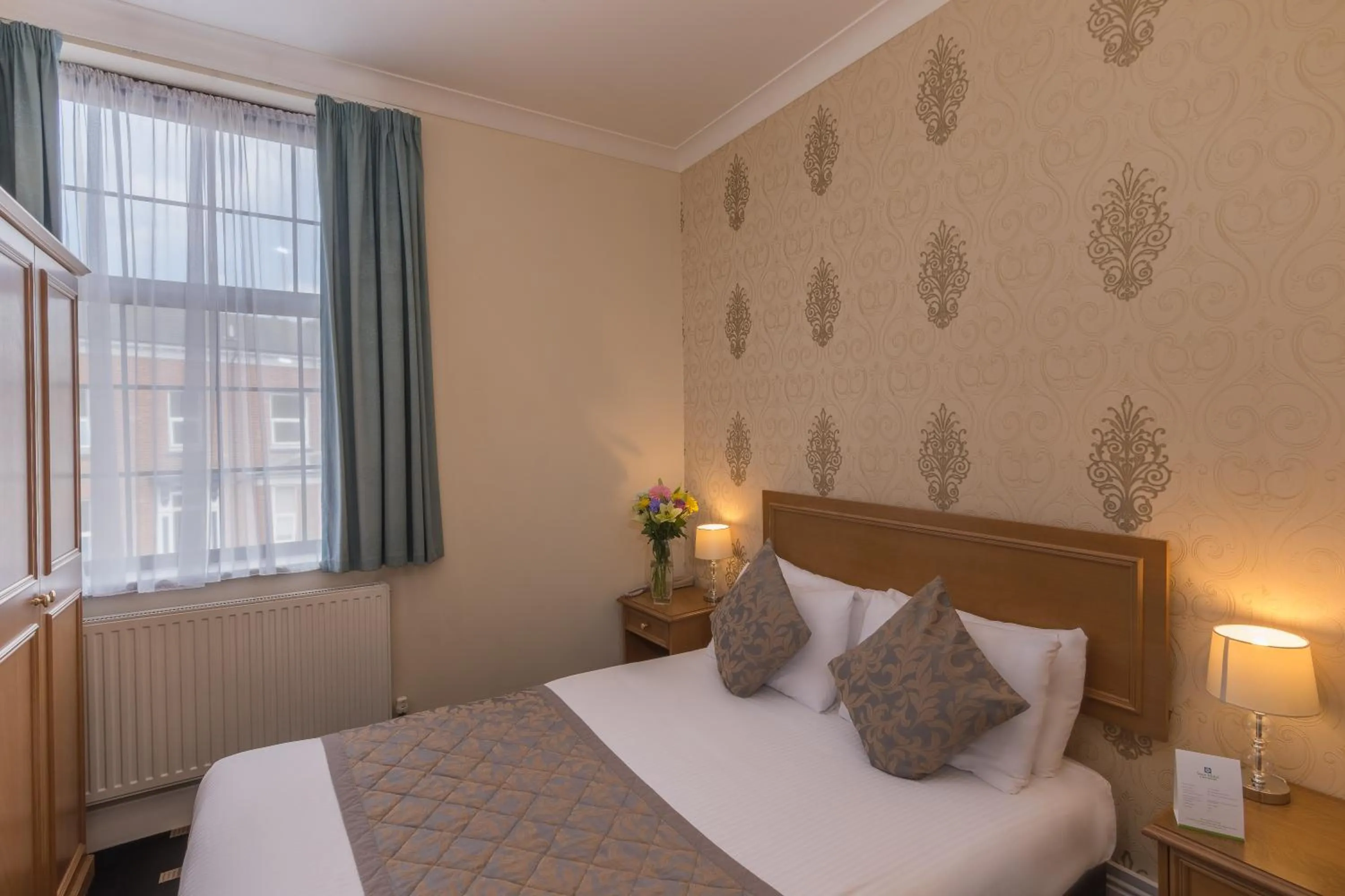 Bedroom, Bed in Sure Hotel by Best Western Birmingham South