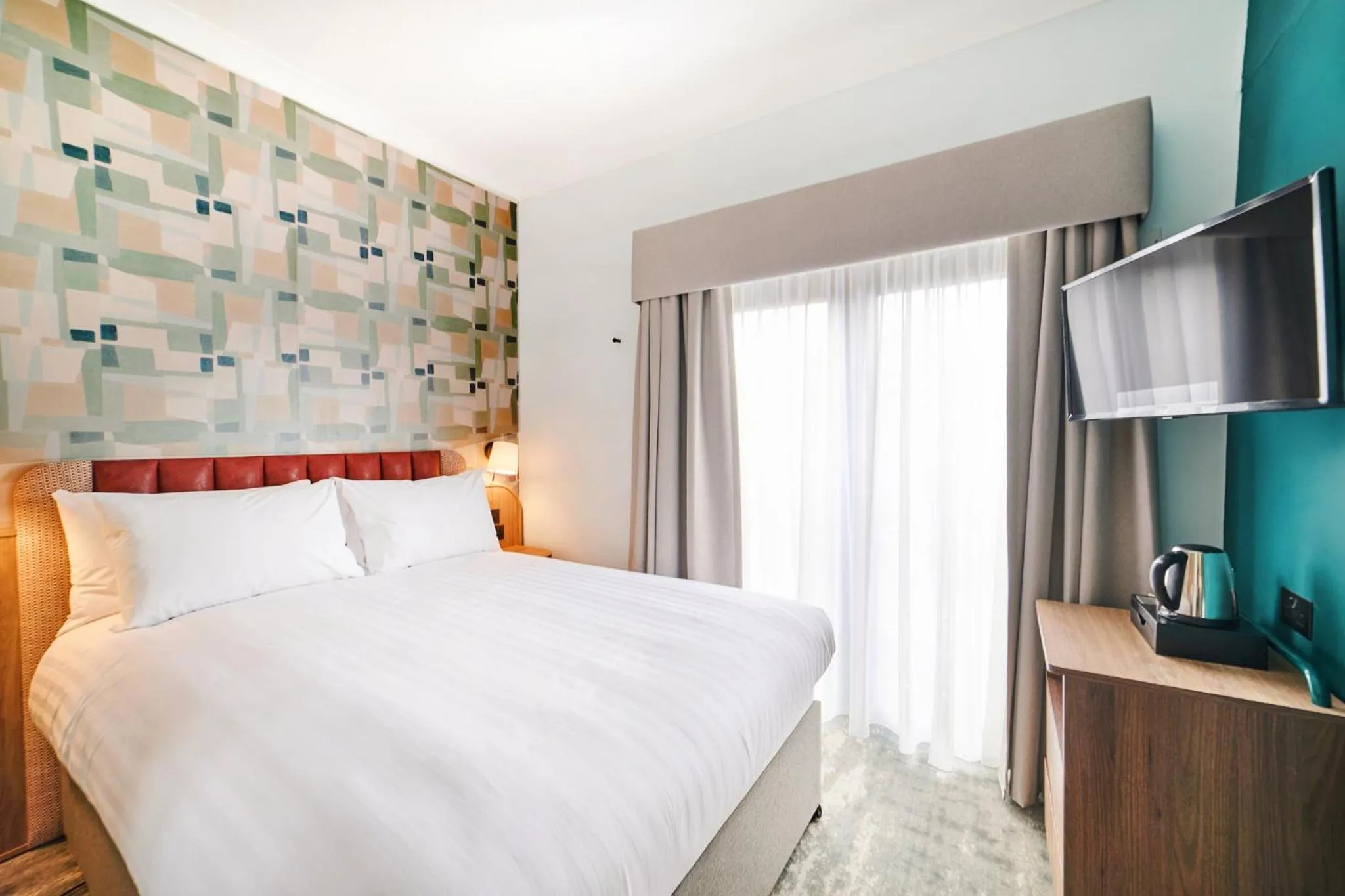 Photo of the whole room, Bed in Garner Hotel Birmingham South East by IHG