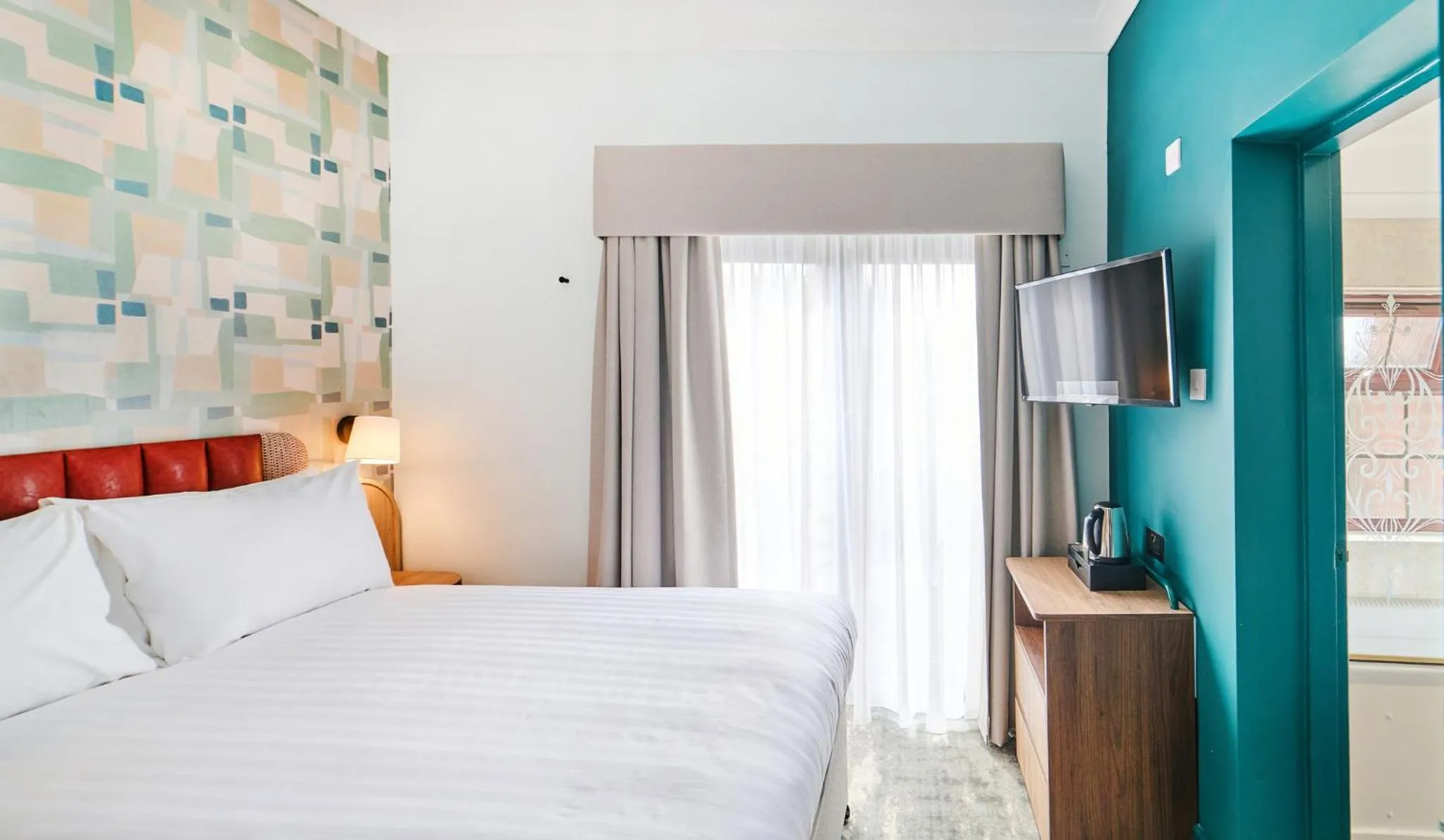 Photo of the whole room, Bed in Garner Hotel Birmingham South East by IHG